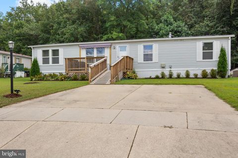 460 SARAH ANNE DRIVE LOTHIAN MD 20711