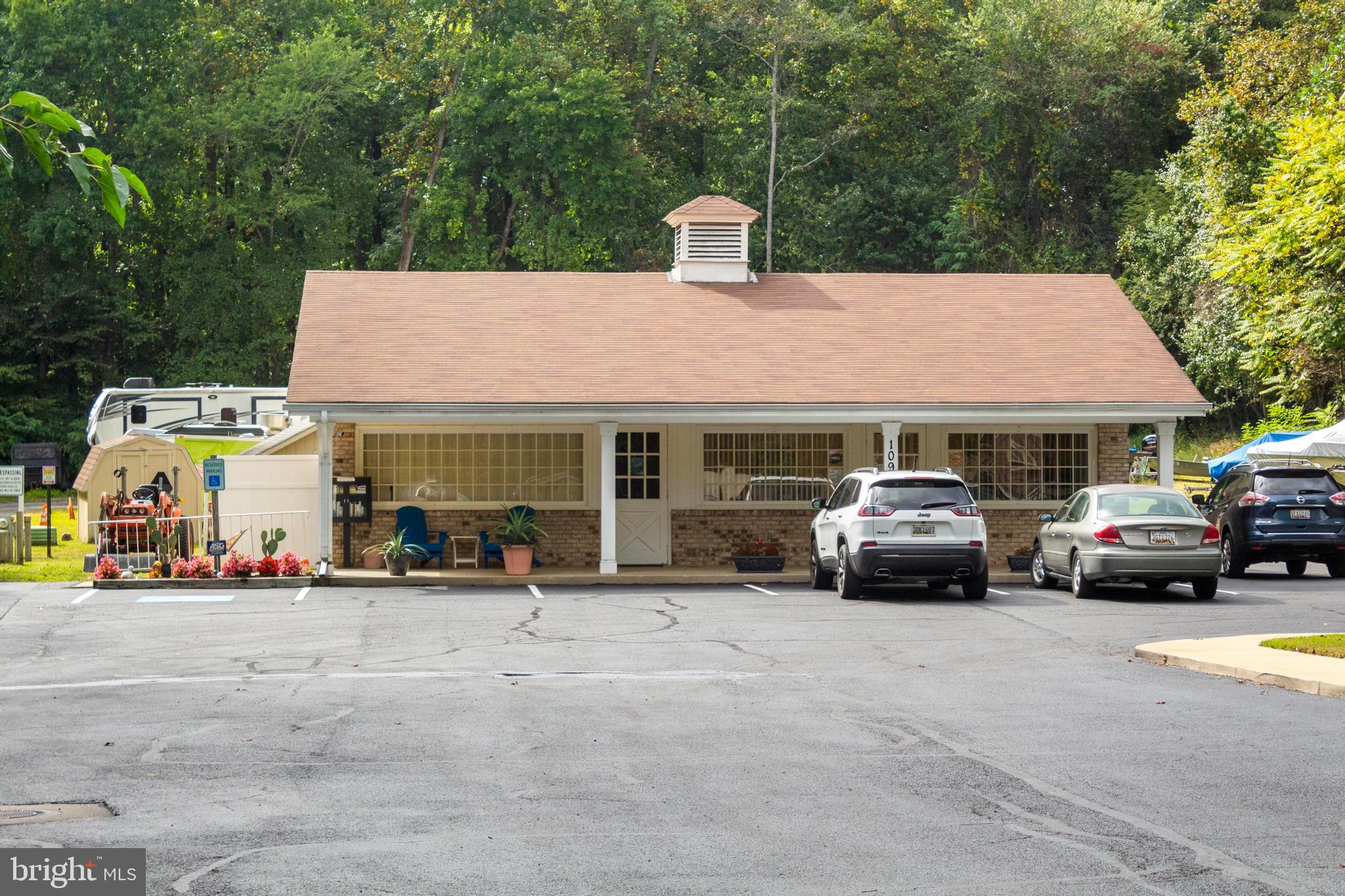 460 SARAH ANNE DRIVE