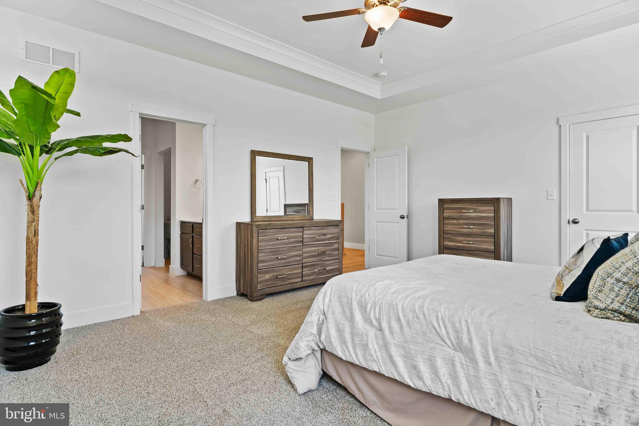 THE MEADOWS AT COLONIAL CLUB - Residential