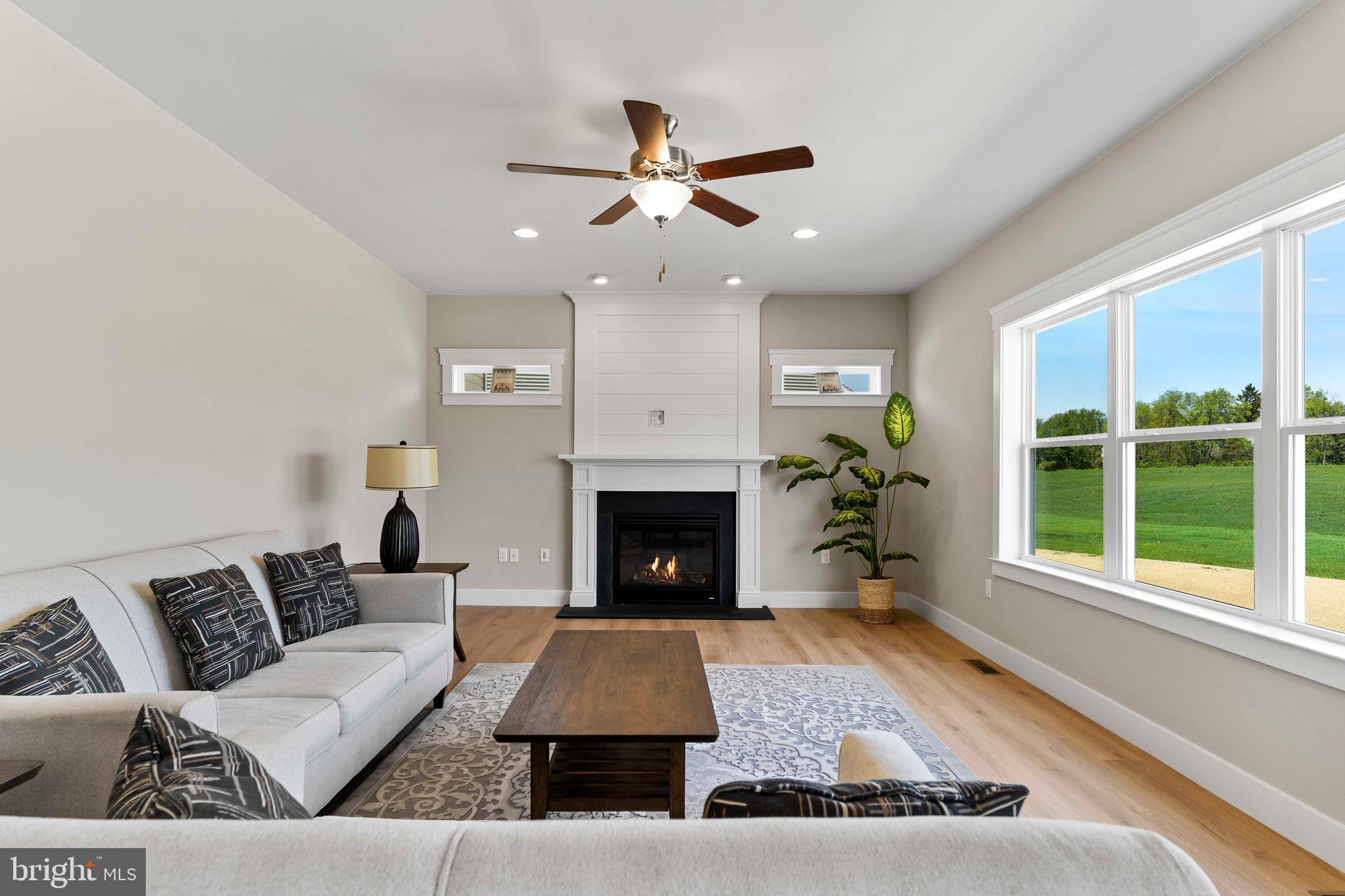 THE MEADOWS AT COLONIAL CLUB - Residential