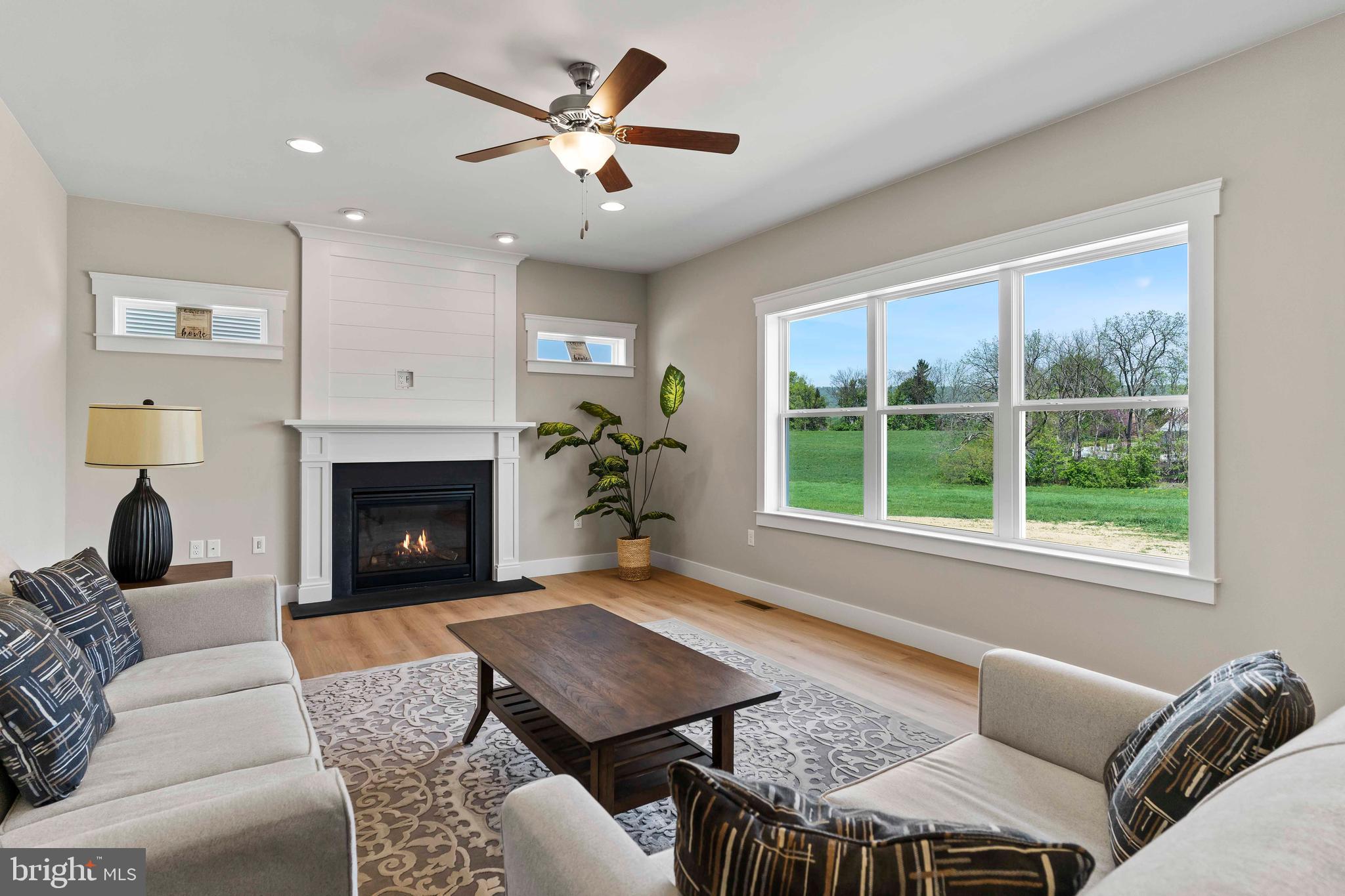 THE MEADOWS AT COLONIAL CLUB - Residential