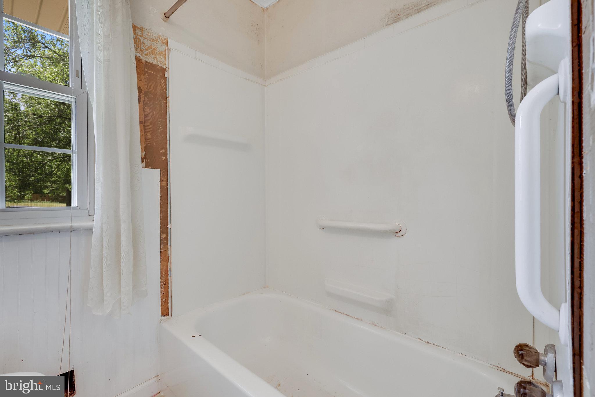 BALLOU - Residential