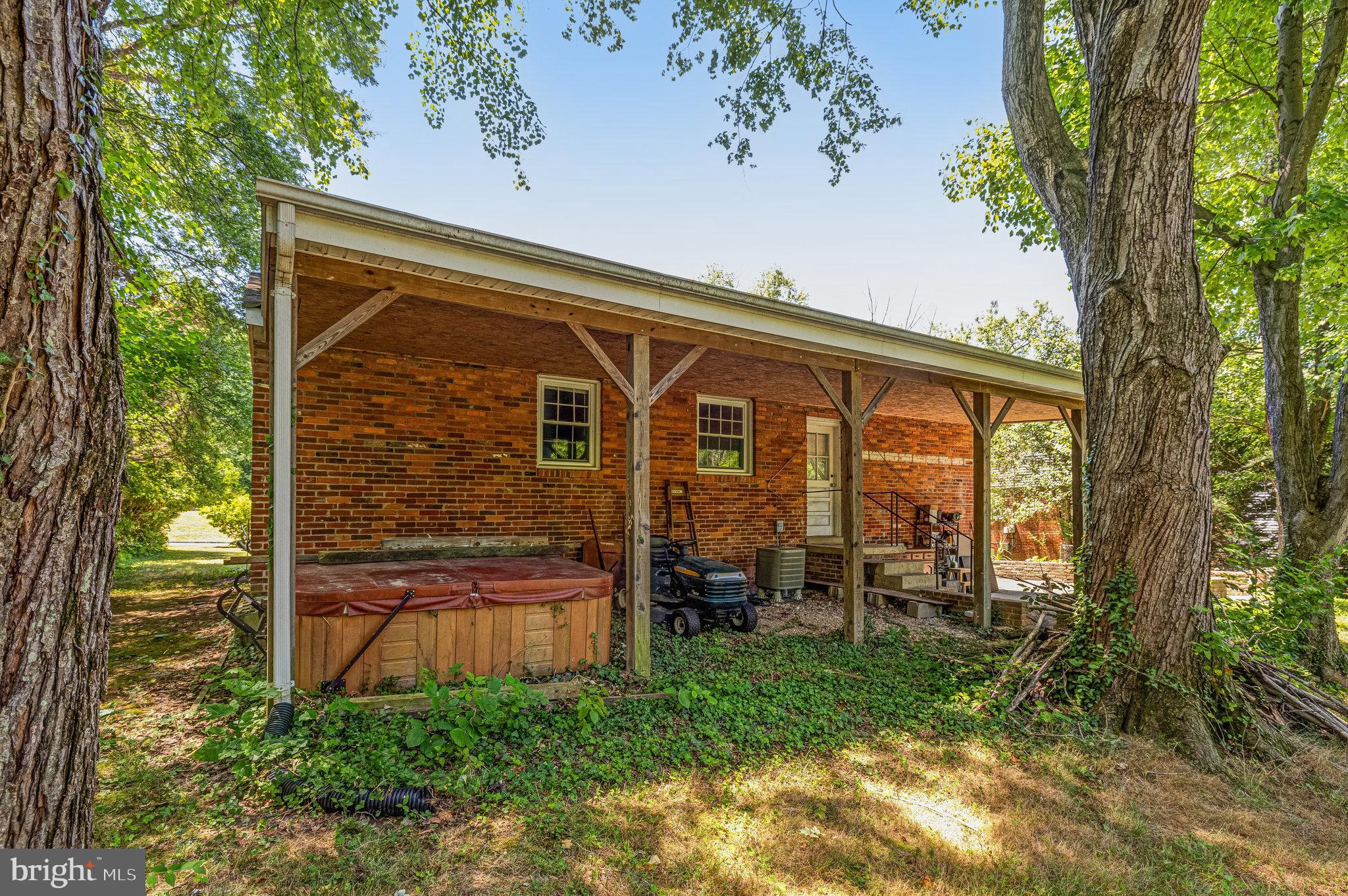 BALLOU - Residential