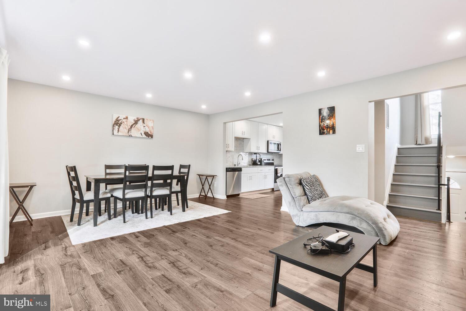 EDGEWATER VILLAGE - Residential