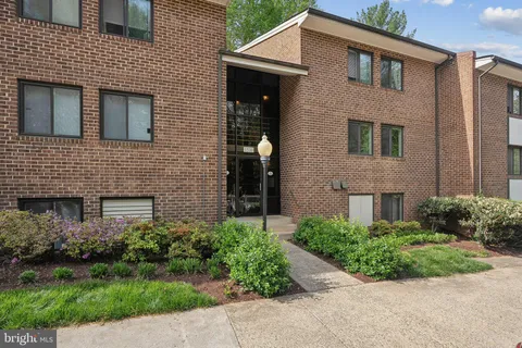 1531 Northgate Square Unit 12B, Reston, VA MLS: VAFX2228272