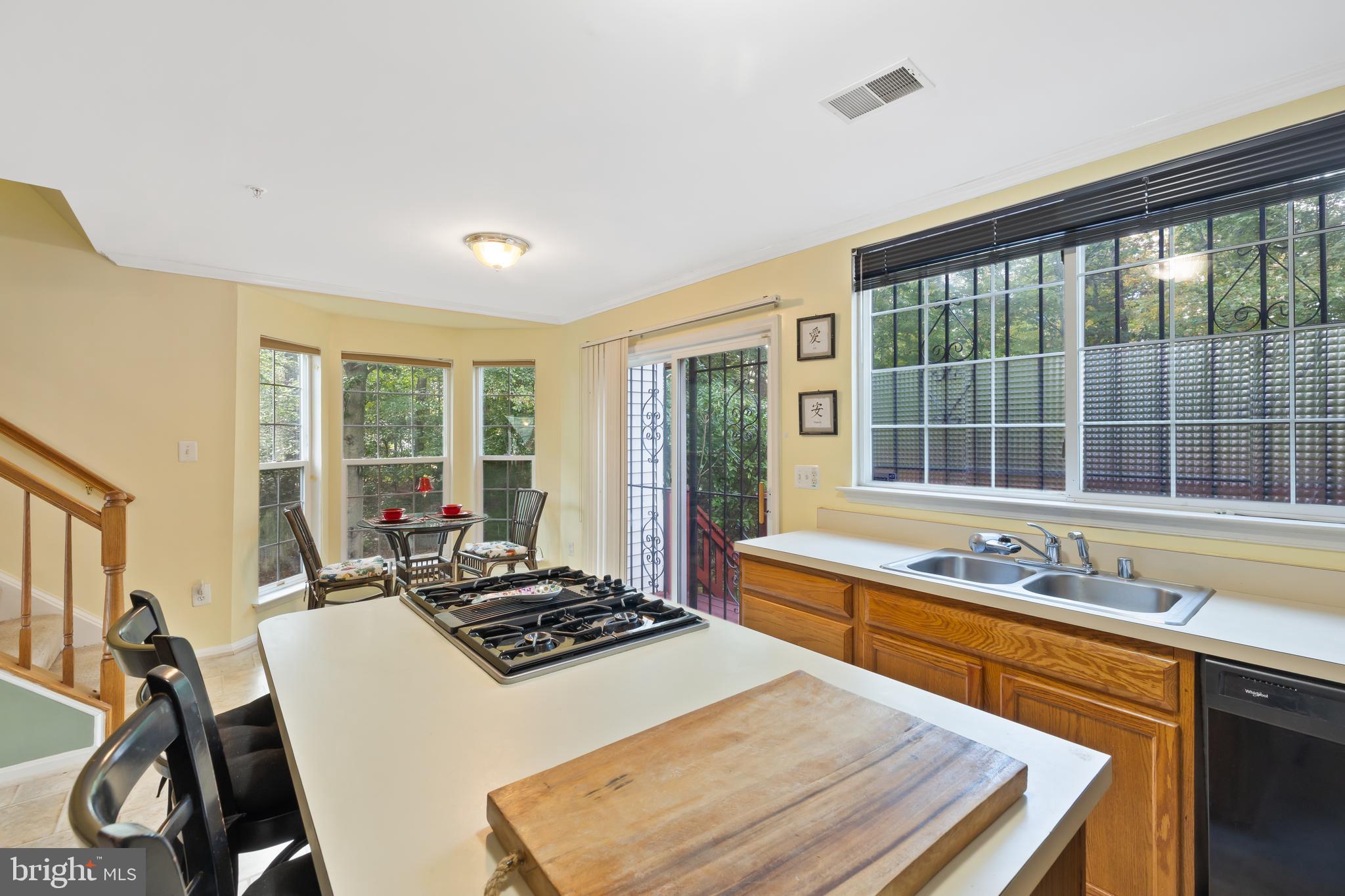 SOUTH HAMPTON - Residential