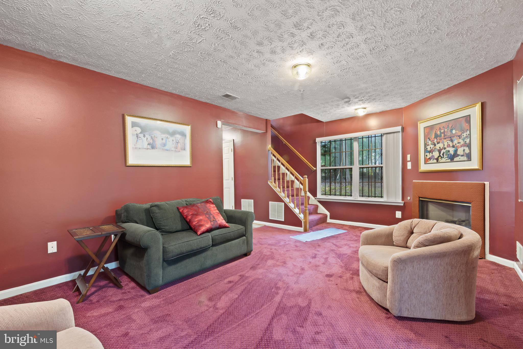 SOUTH HAMPTON - Residential