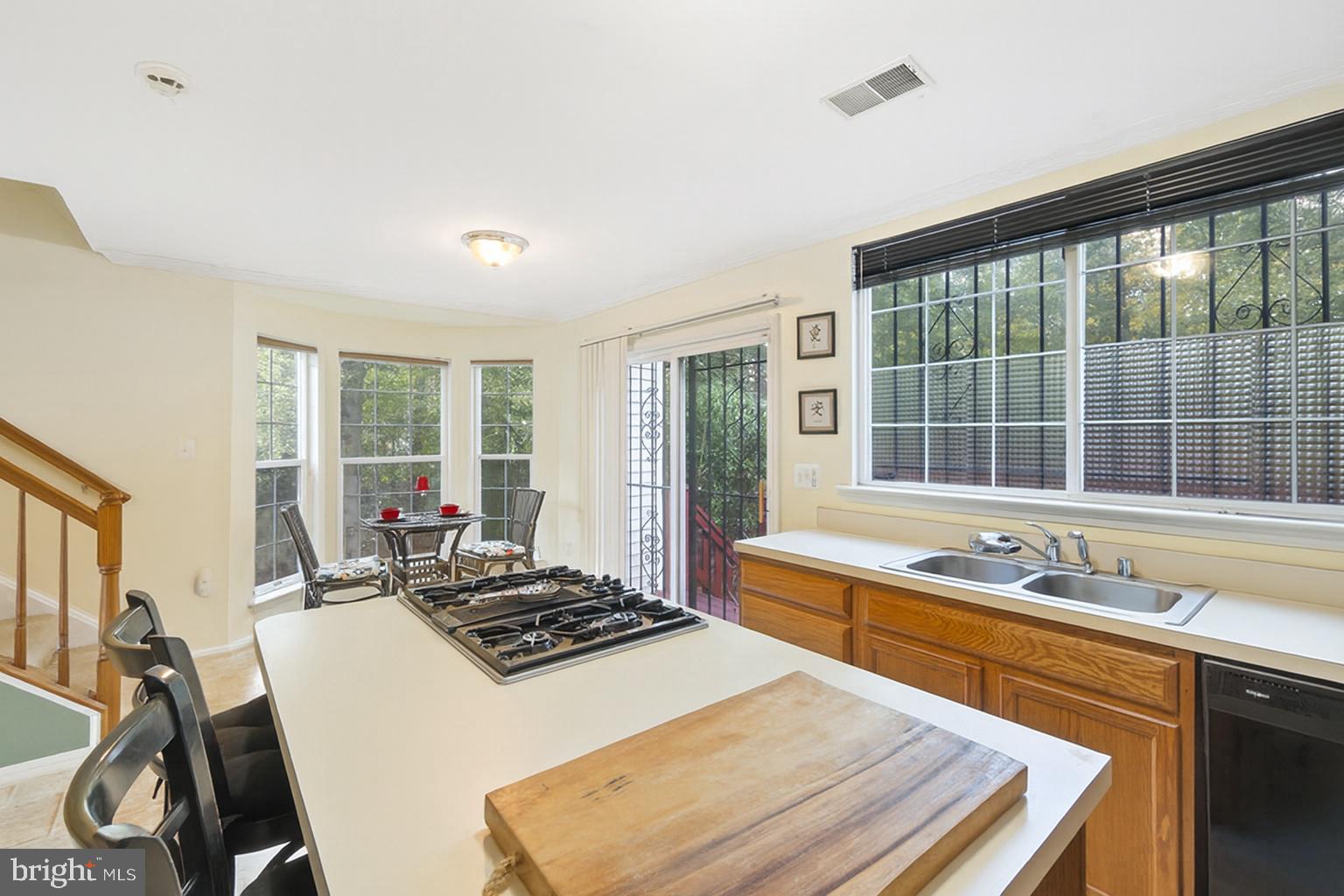 SOUTH HAMPTON - Residential