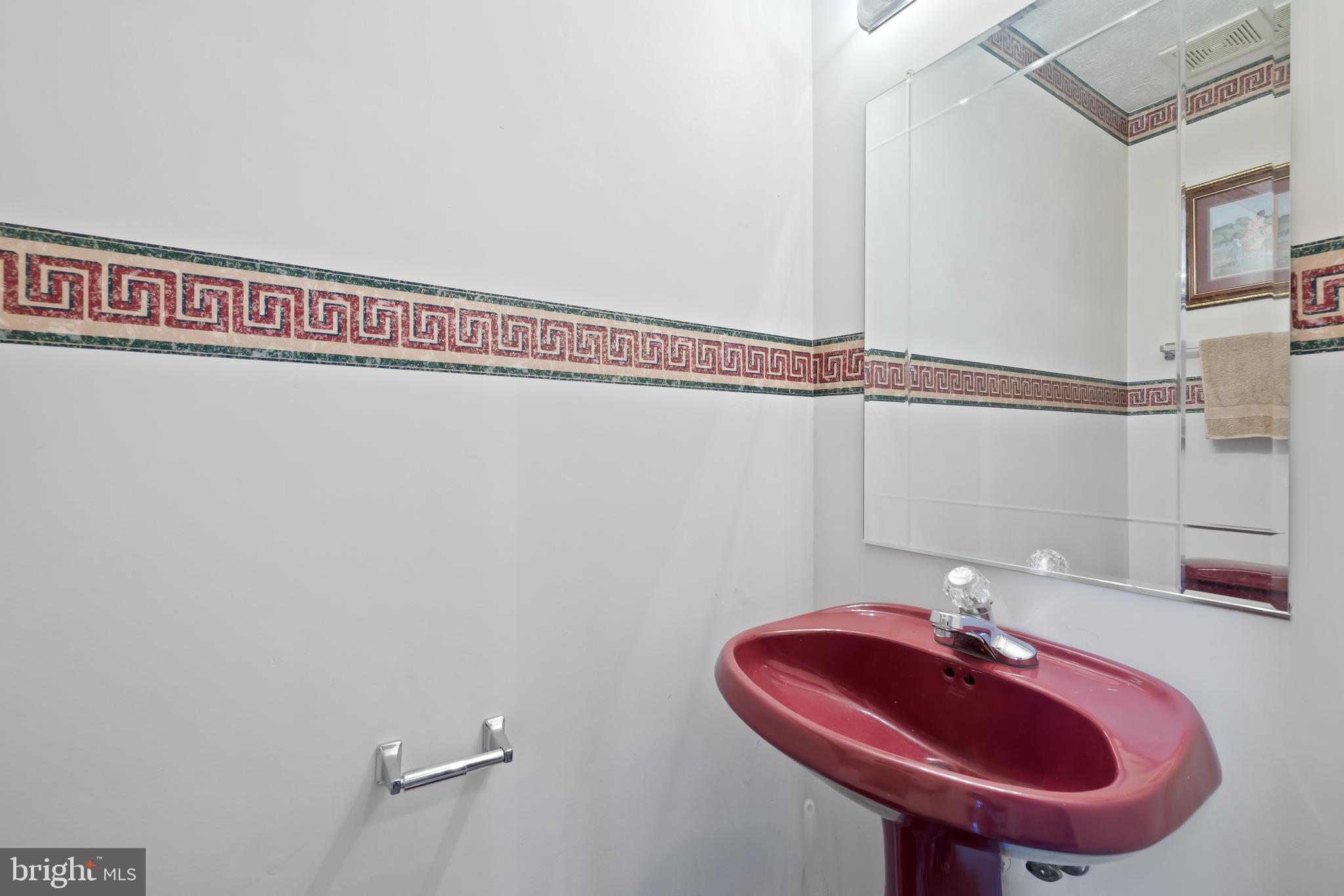 SOUTH HAMPTON - Residential