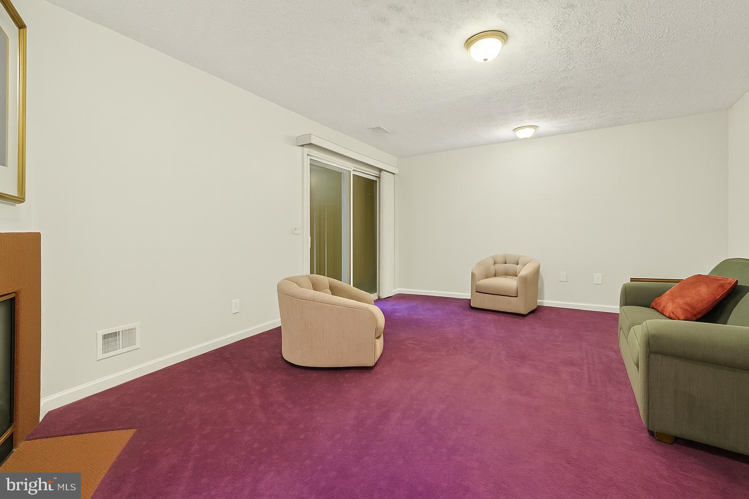 SOUTH HAMPTON - Residential