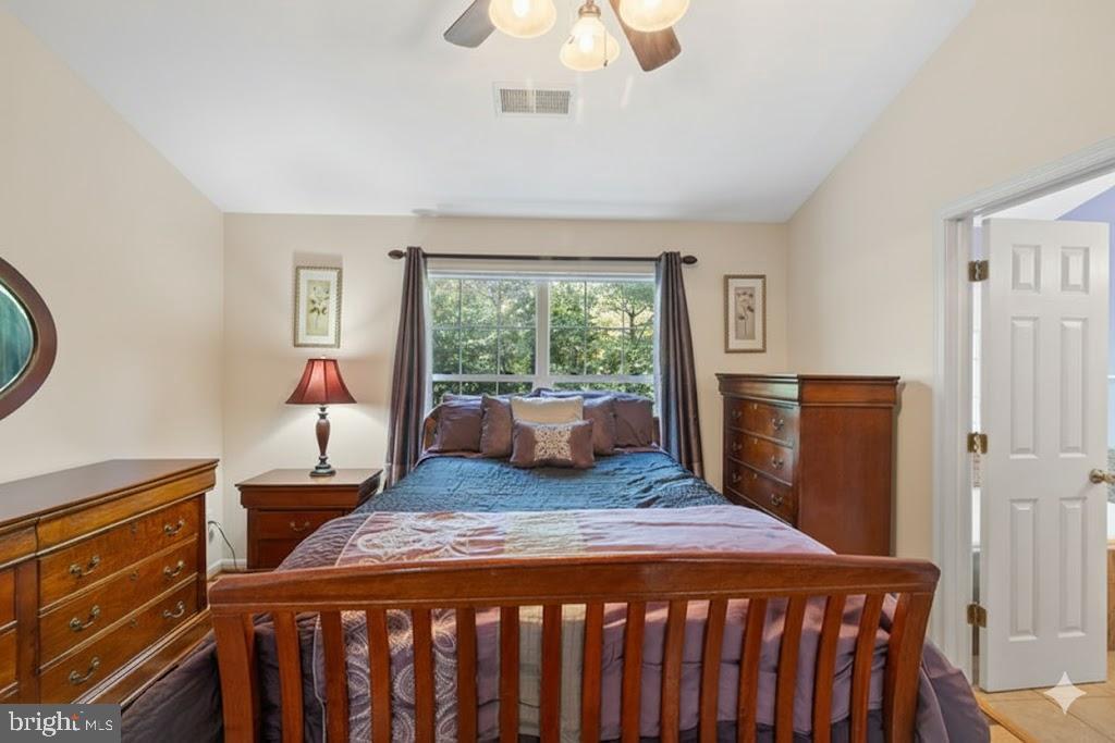 SOUTH HAMPTON - Residential