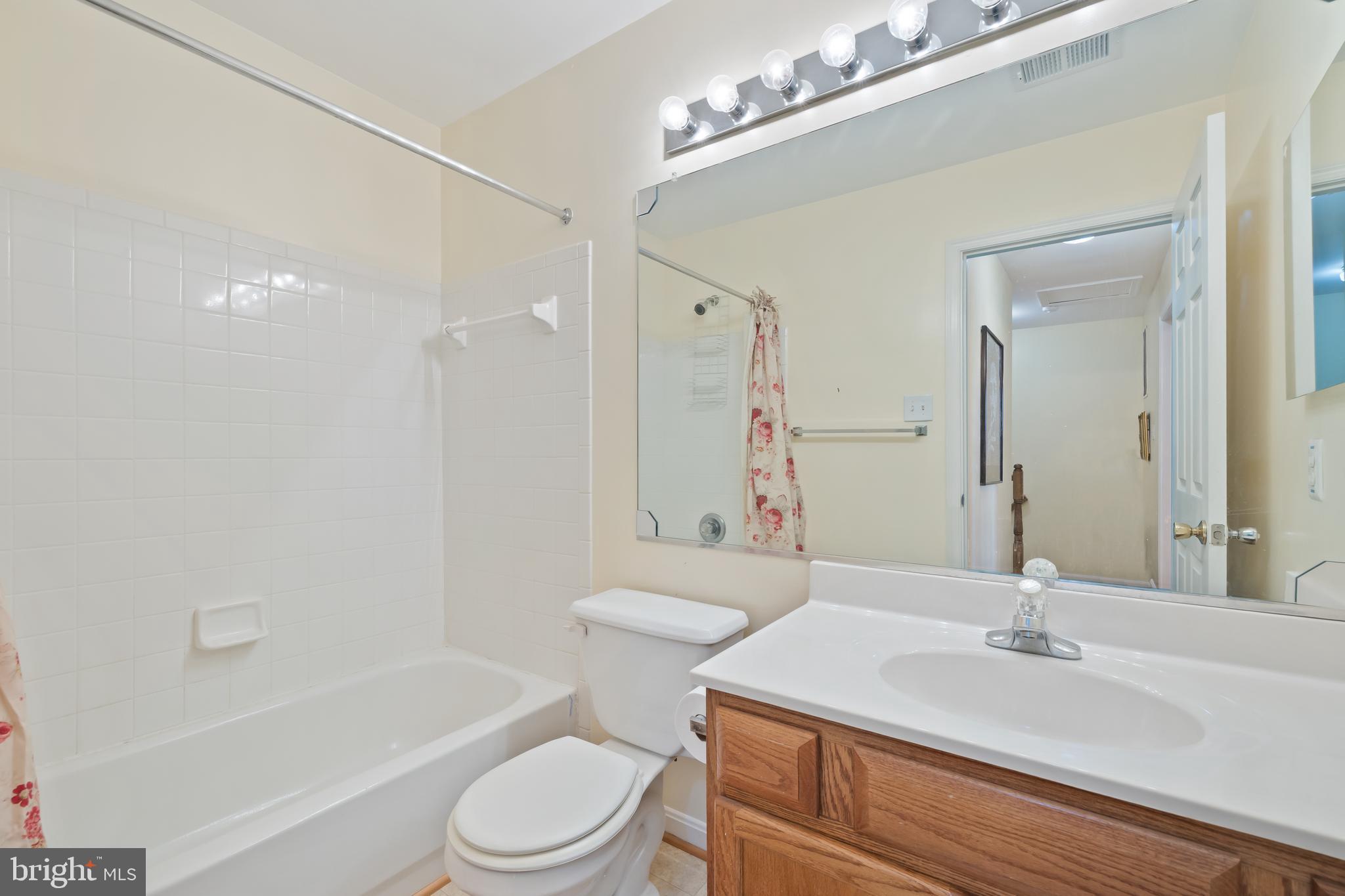 SOUTH HAMPTON - Residential