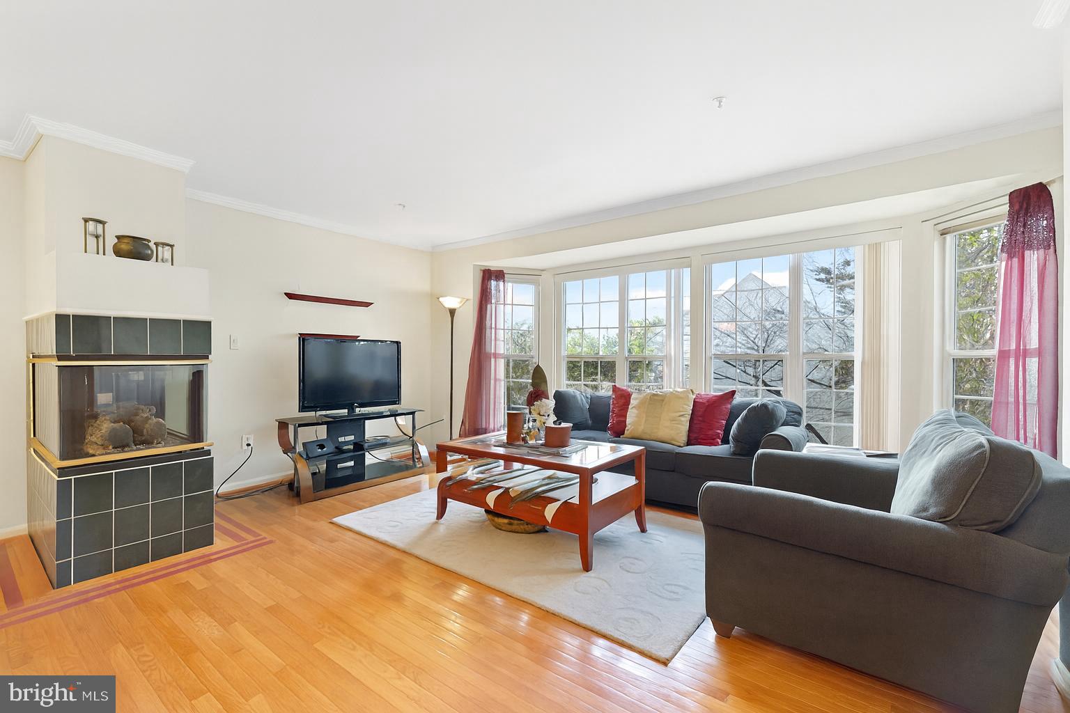 SOUTH HAMPTON - Residential