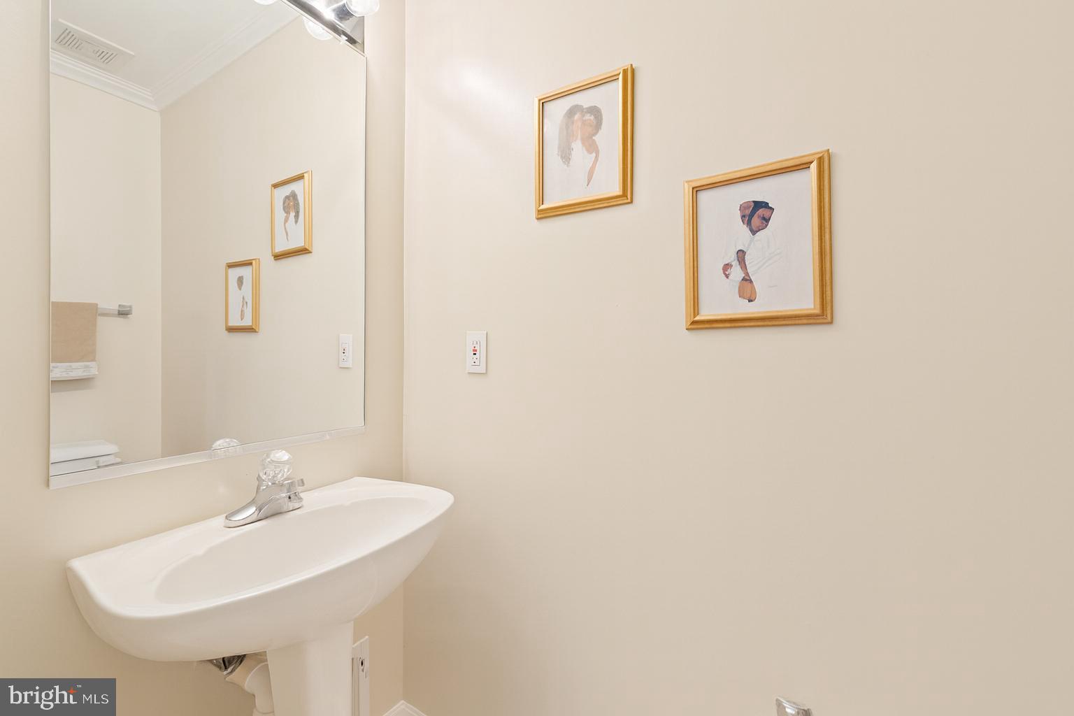 SOUTH HAMPTON - Residential