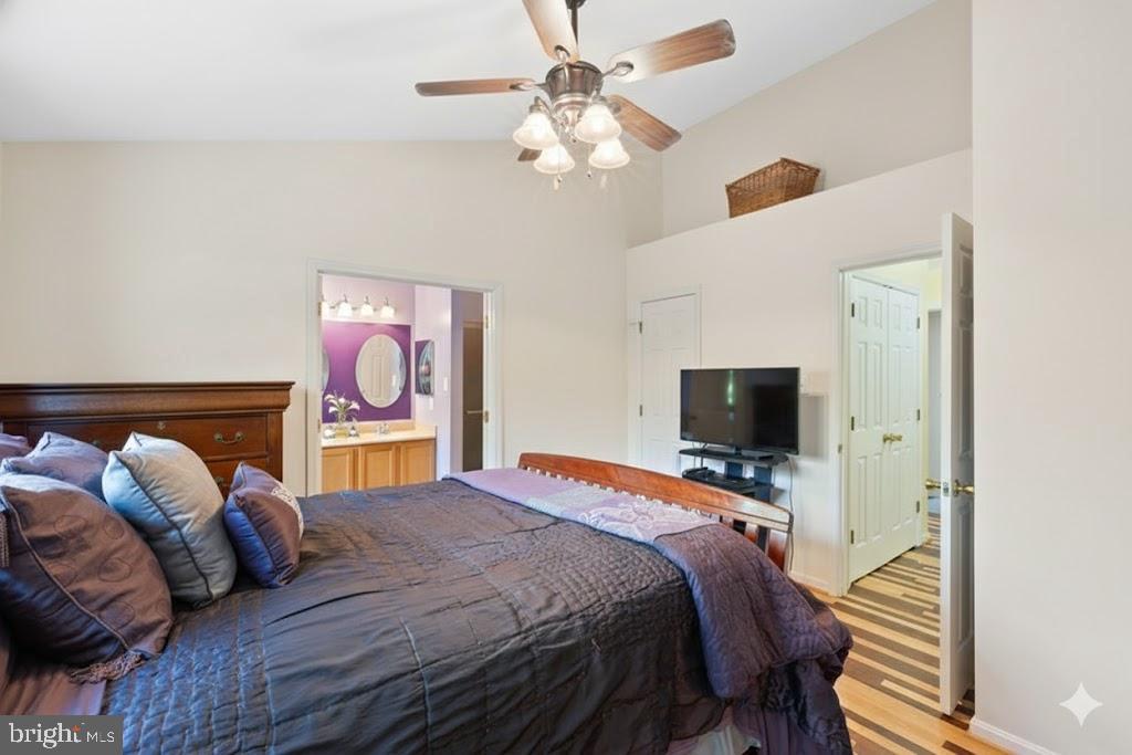 SOUTH HAMPTON - Residential