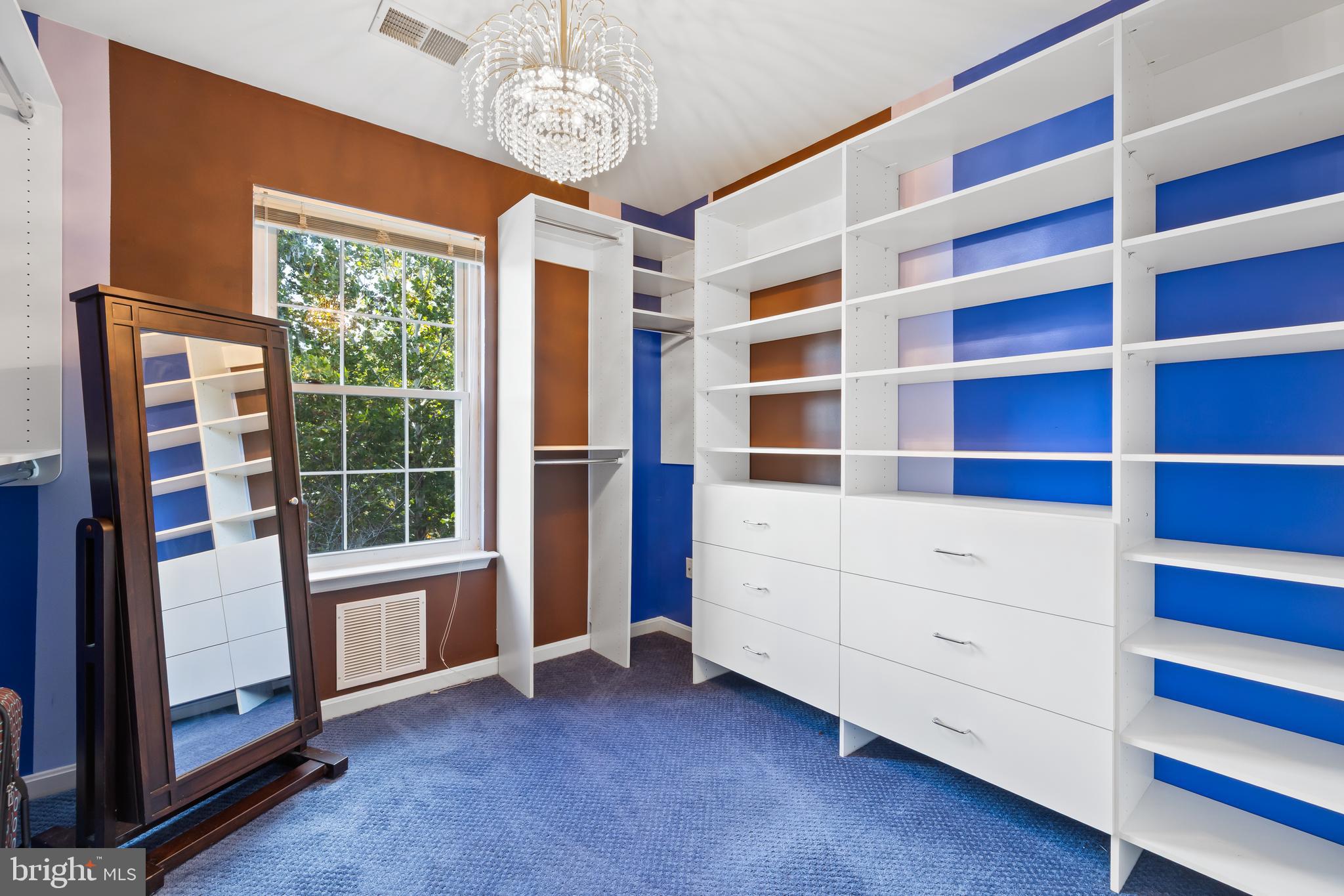 SOUTH HAMPTON - Residential