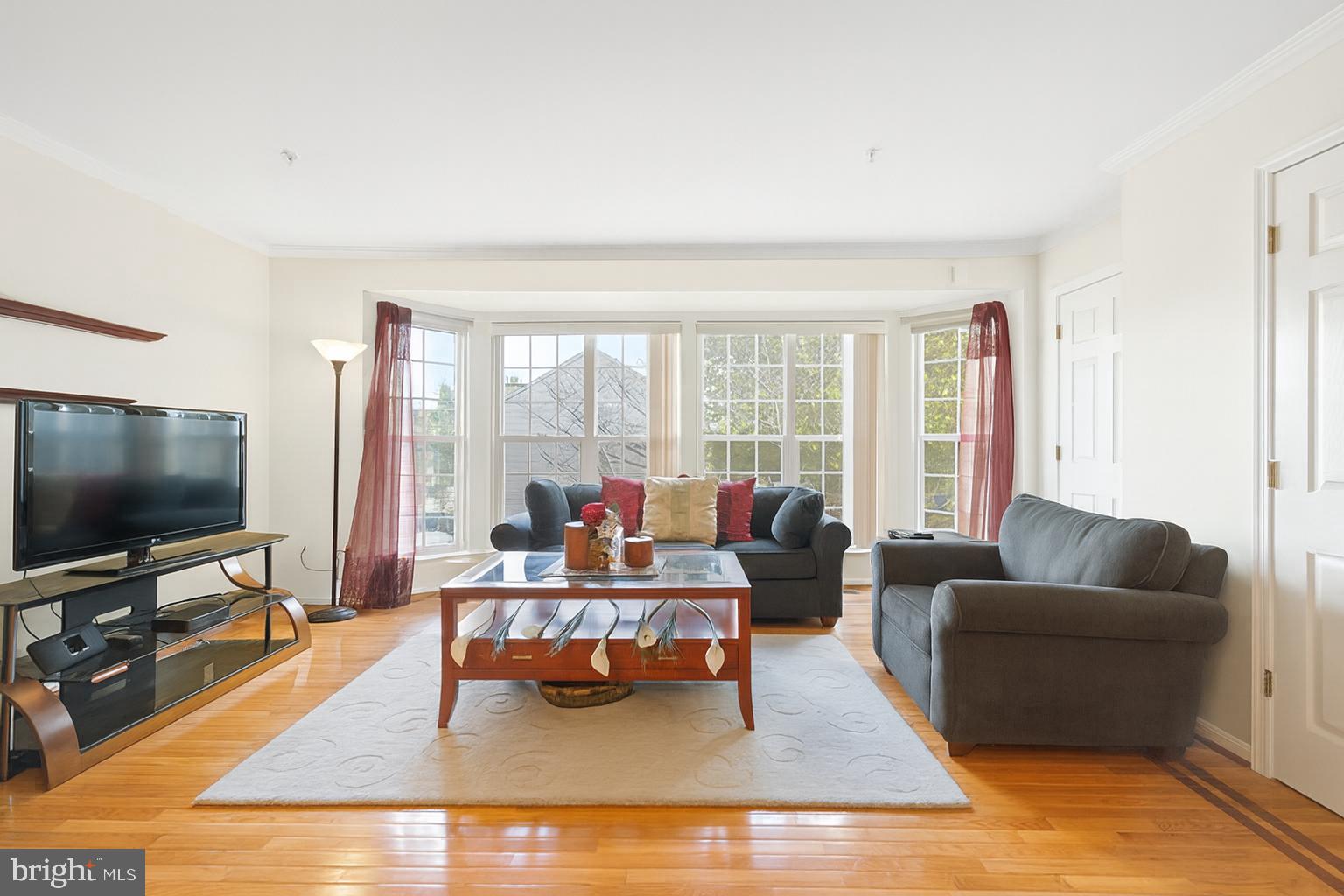 SOUTH HAMPTON - Residential