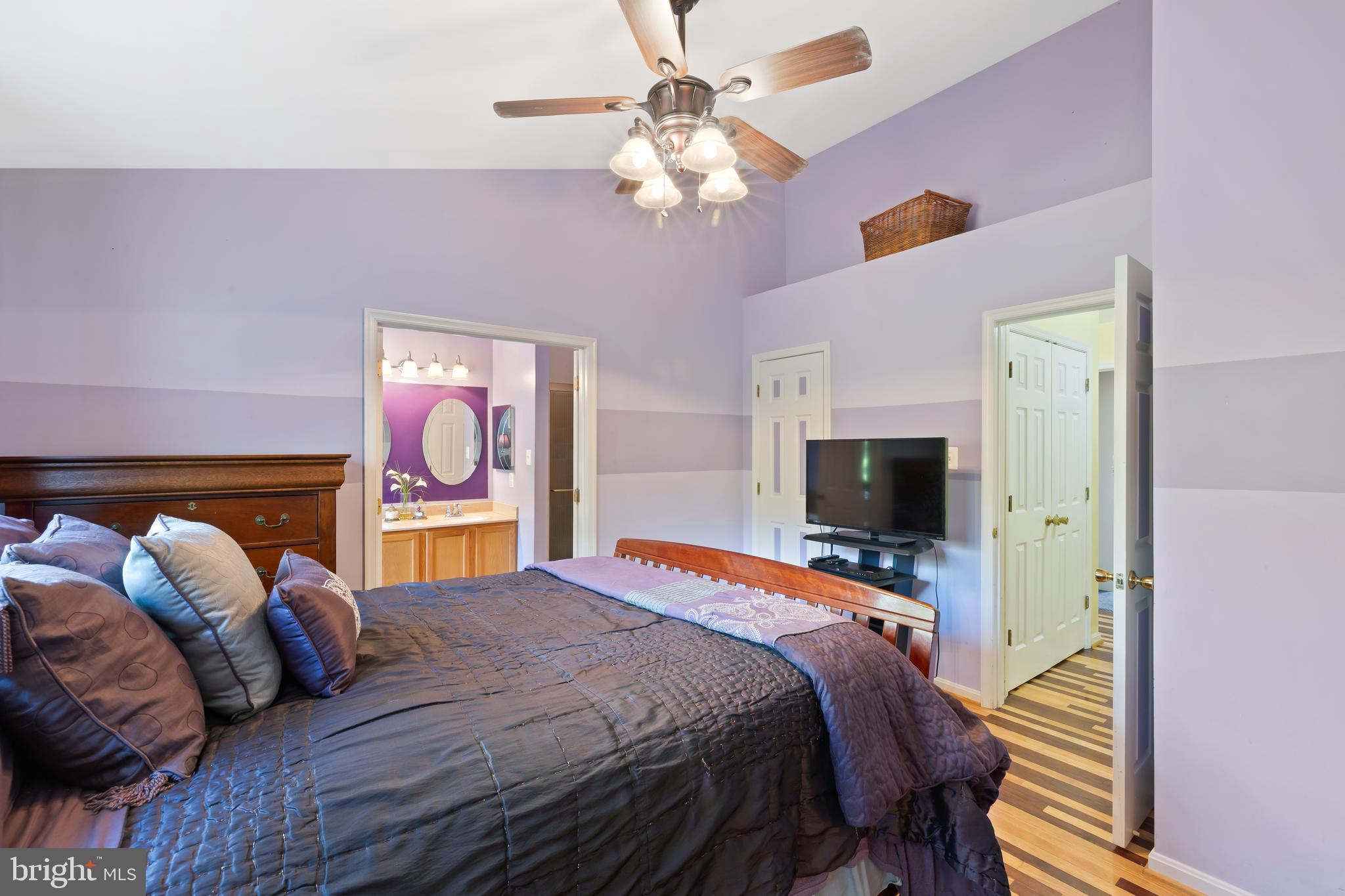 SOUTH HAMPTON - Residential