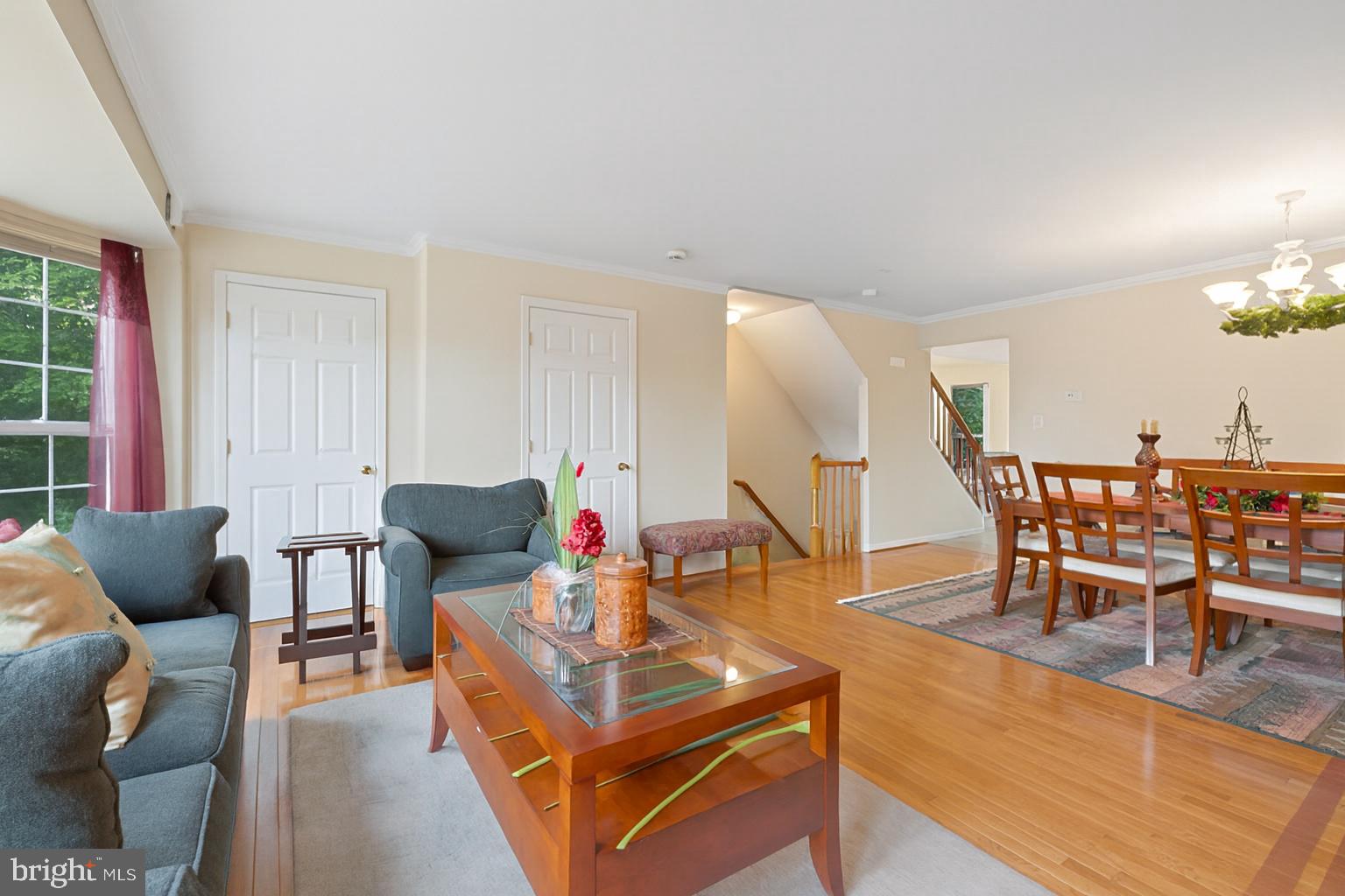 SOUTH HAMPTON - Residential