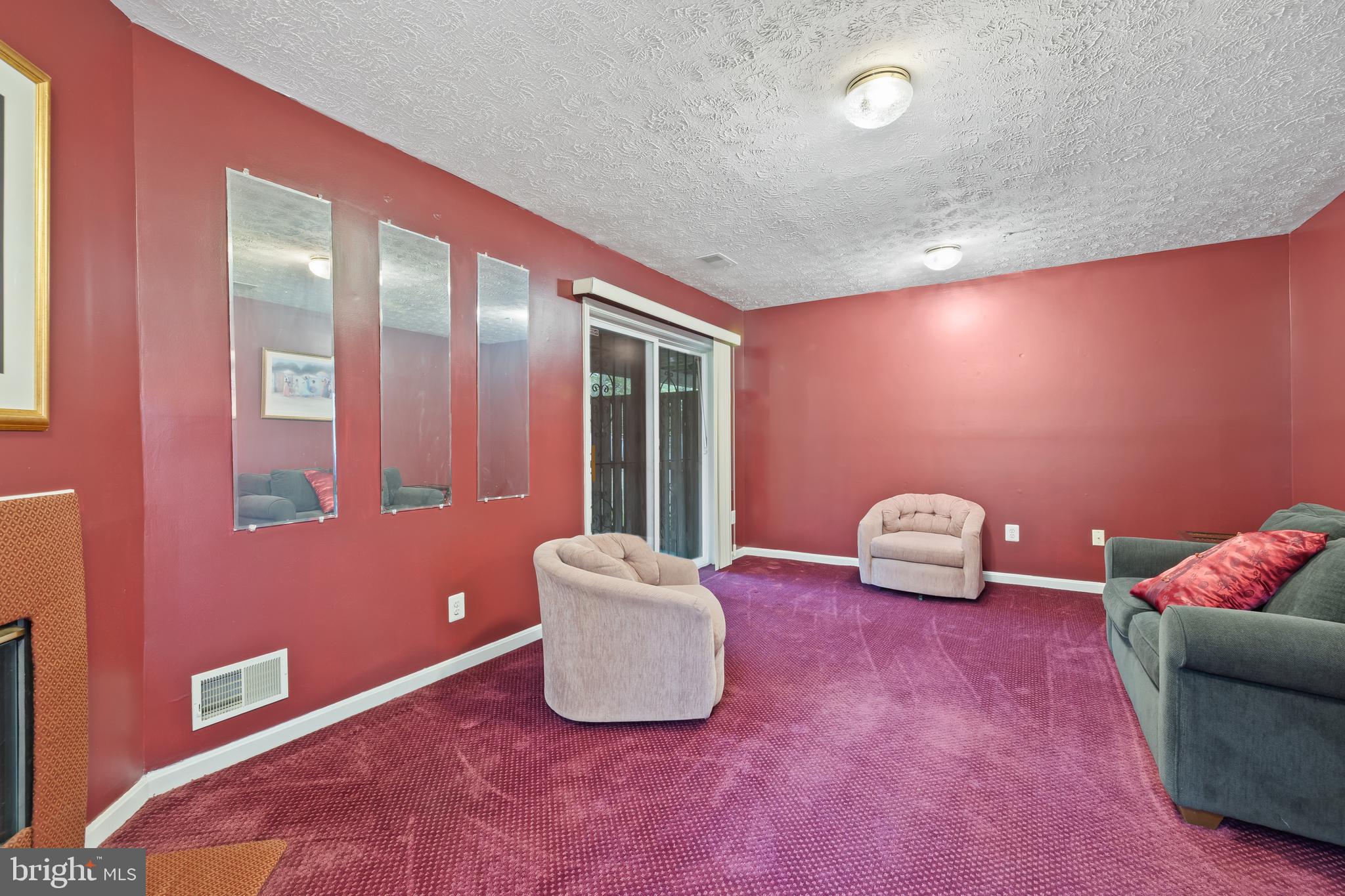 SOUTH HAMPTON - Residential