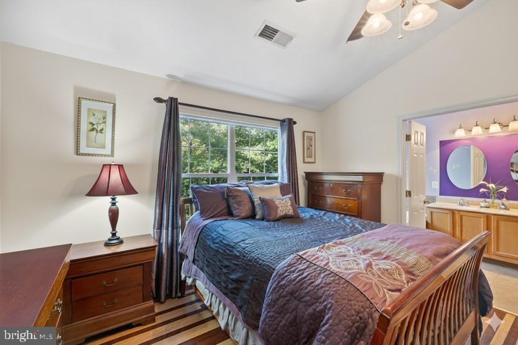 SOUTH HAMPTON - Residential