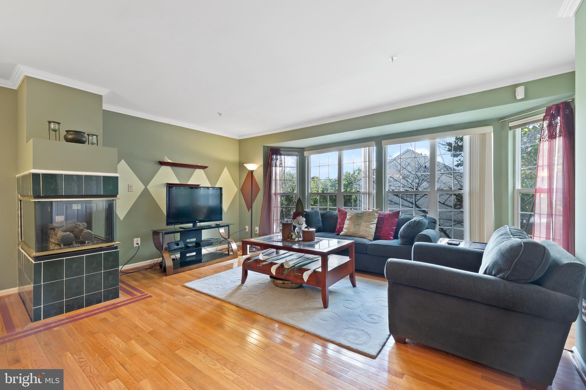 SOUTH HAMPTON - Residential