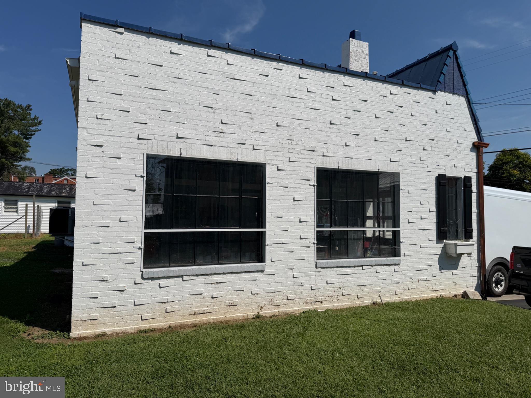 6023 MAIN STREET