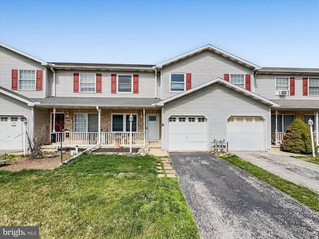 Photo of 2941 Robin Road, YORK, PA 17404 (MLS # PAYK2100542)