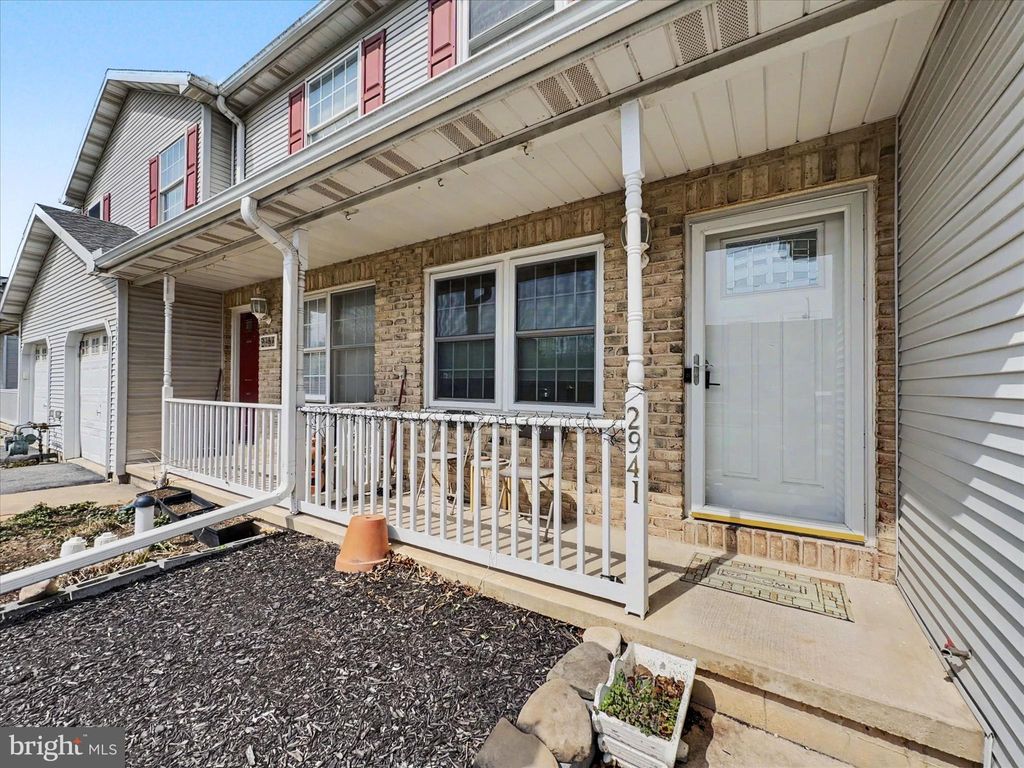 Photo of 2941 Robin Road, YORK, PA 17404 (MLS # PAYK2100542)