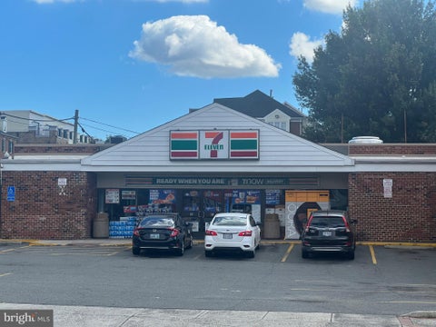Photo of 3602 Columbia Pike, ARLINGTON, VA 22204 (MLS # VAAR2080456)