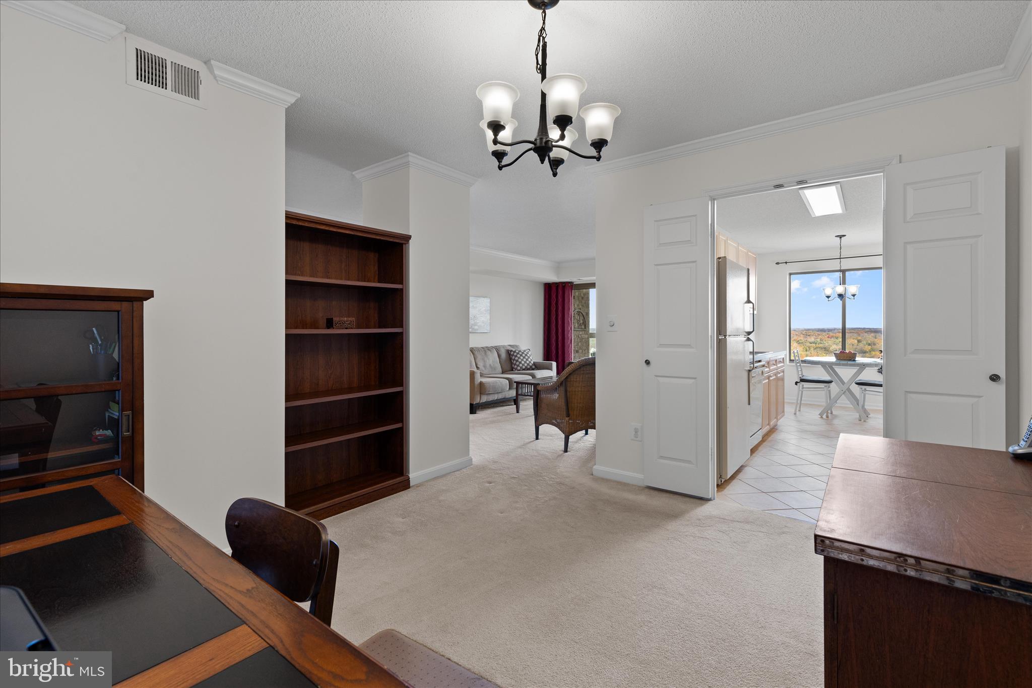 LANSDOWNE WOODS - Residential