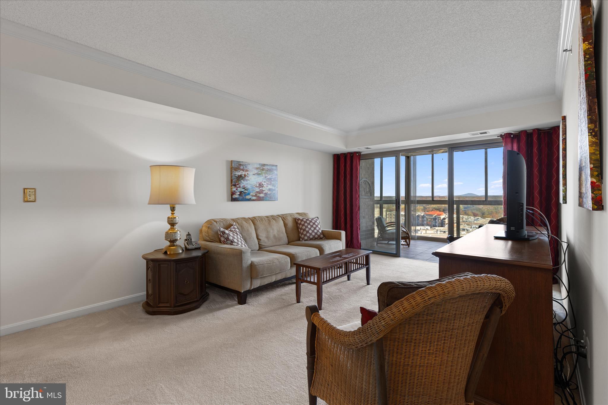 LANSDOWNE WOODS - Residential