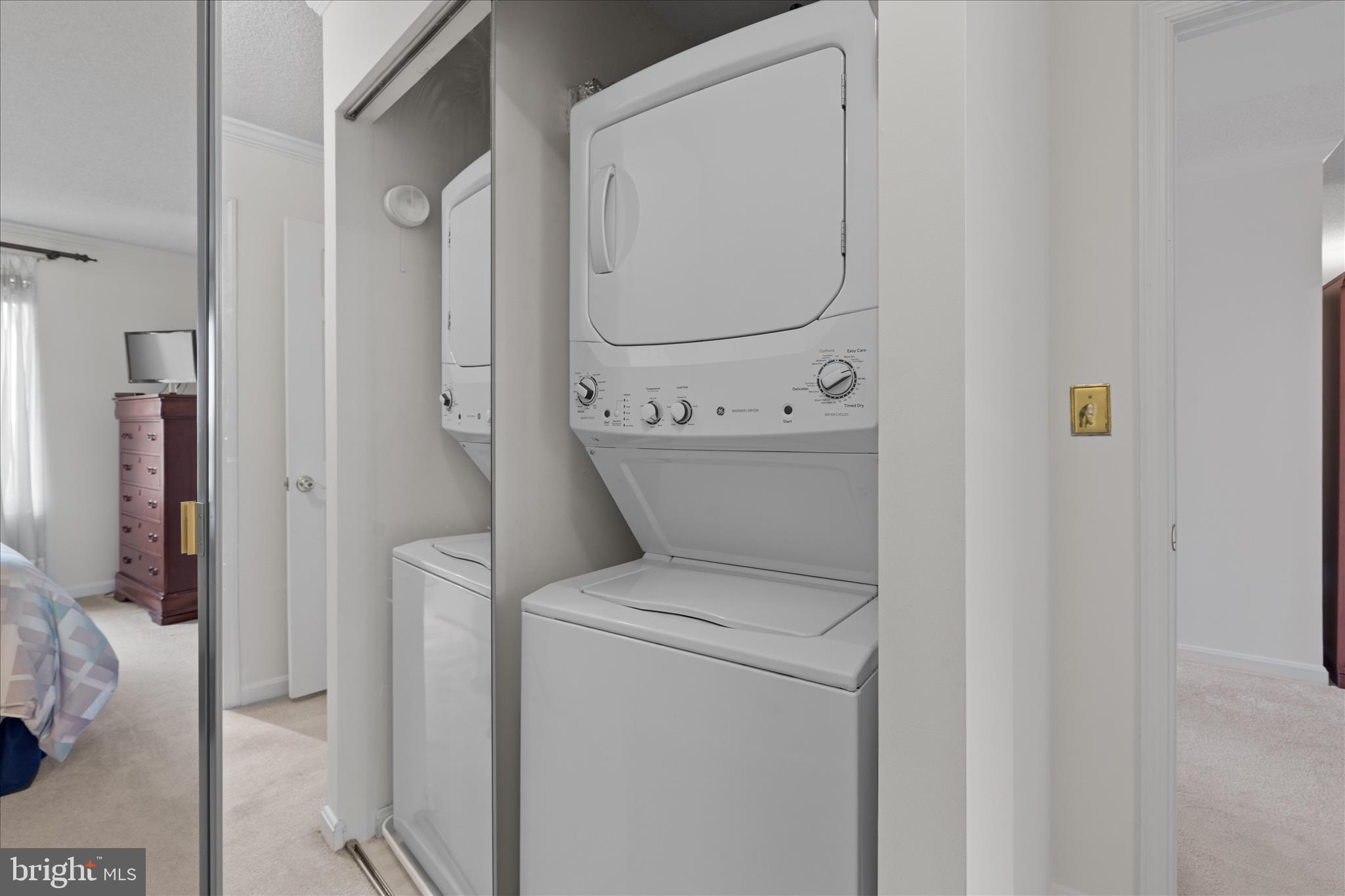 LANSDOWNE WOODS - Residential