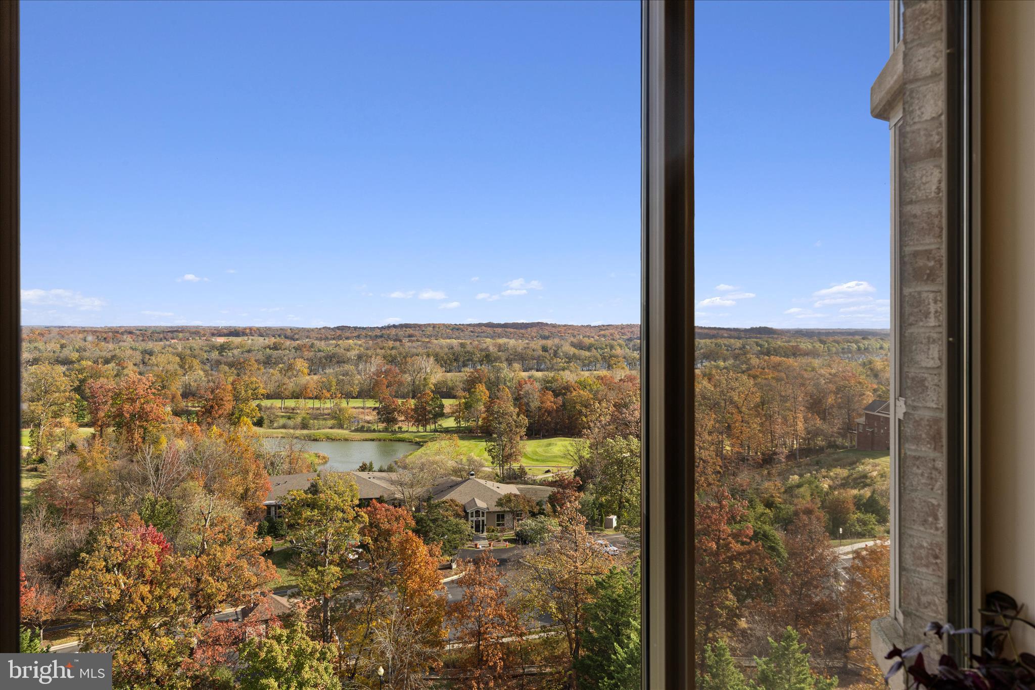 LANSDOWNE WOODS - Residential