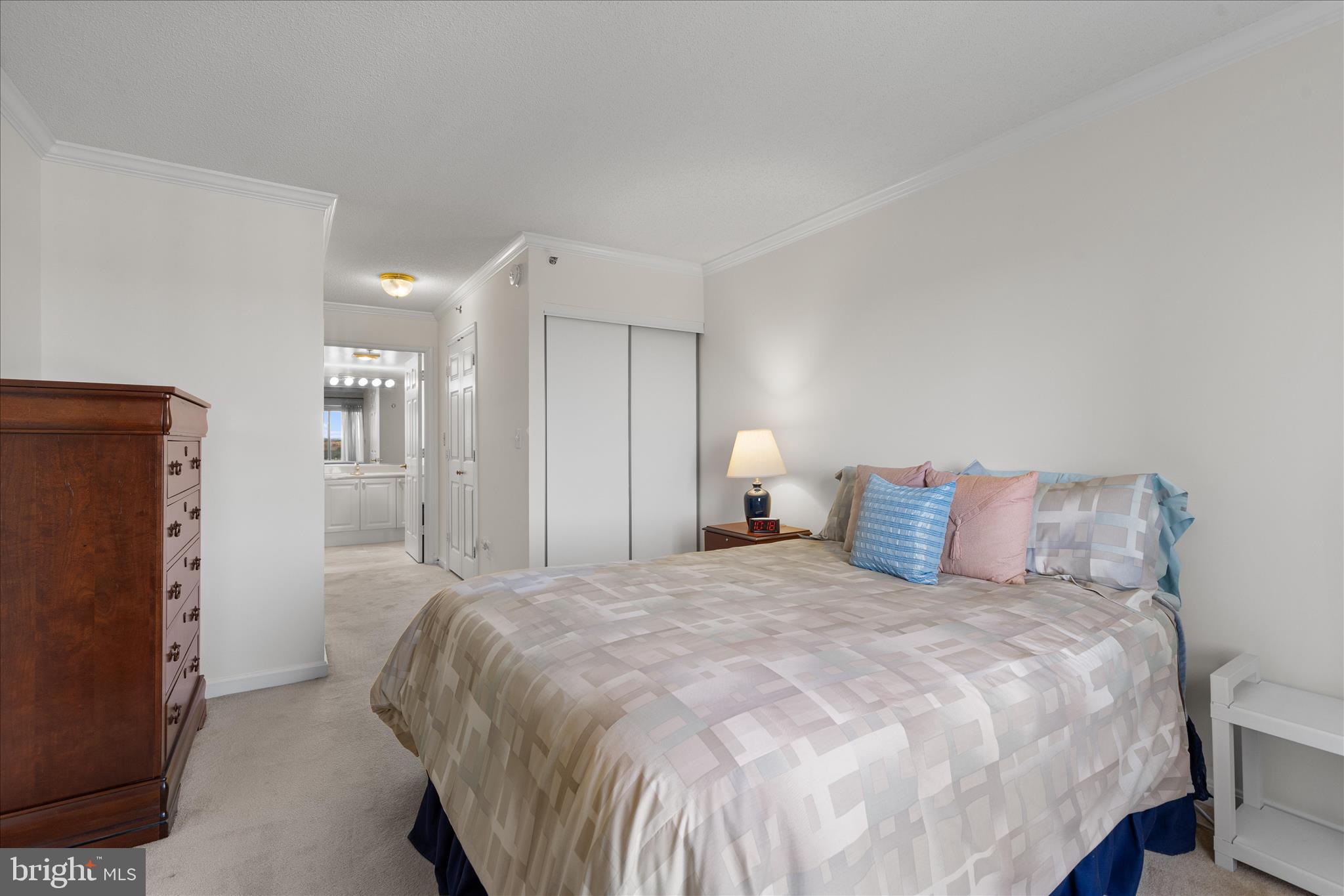 LANSDOWNE WOODS - Residential