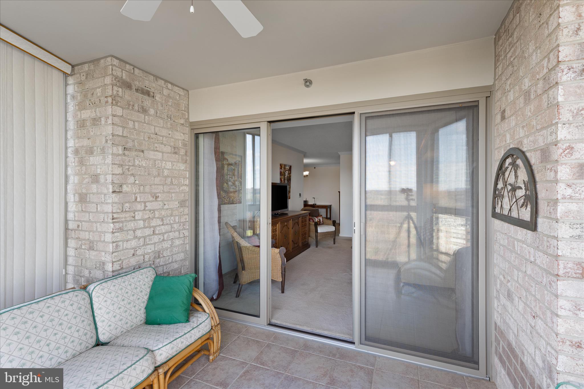 LANSDOWNE WOODS - Residential