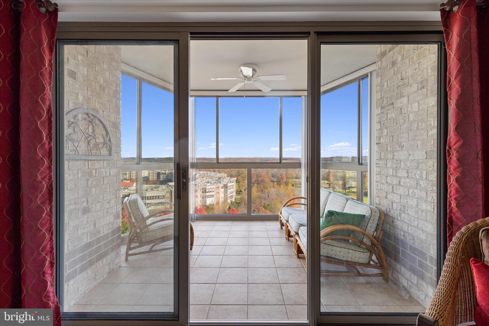 LANSDOWNE WOODS - Residential