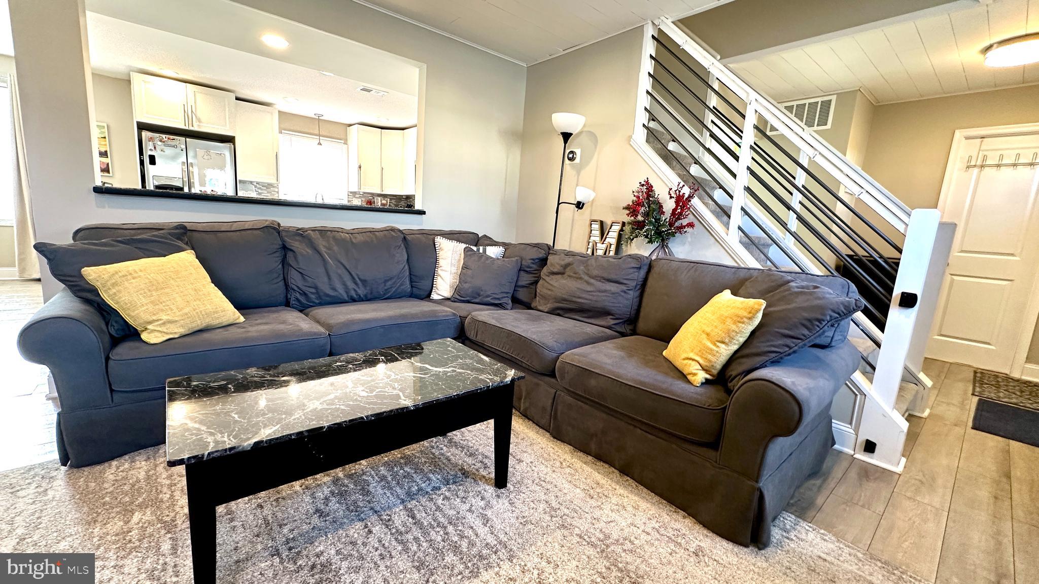 THE PROVINCES - Residential