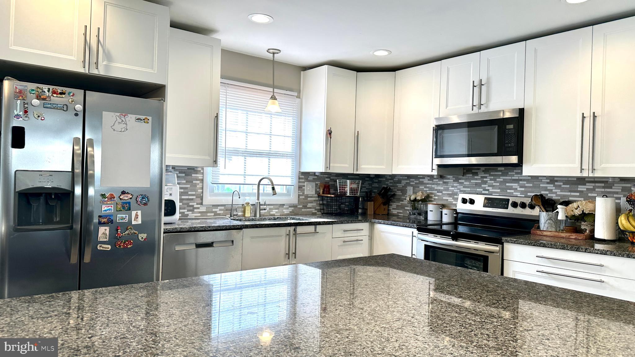 THE PROVINCES - Residential