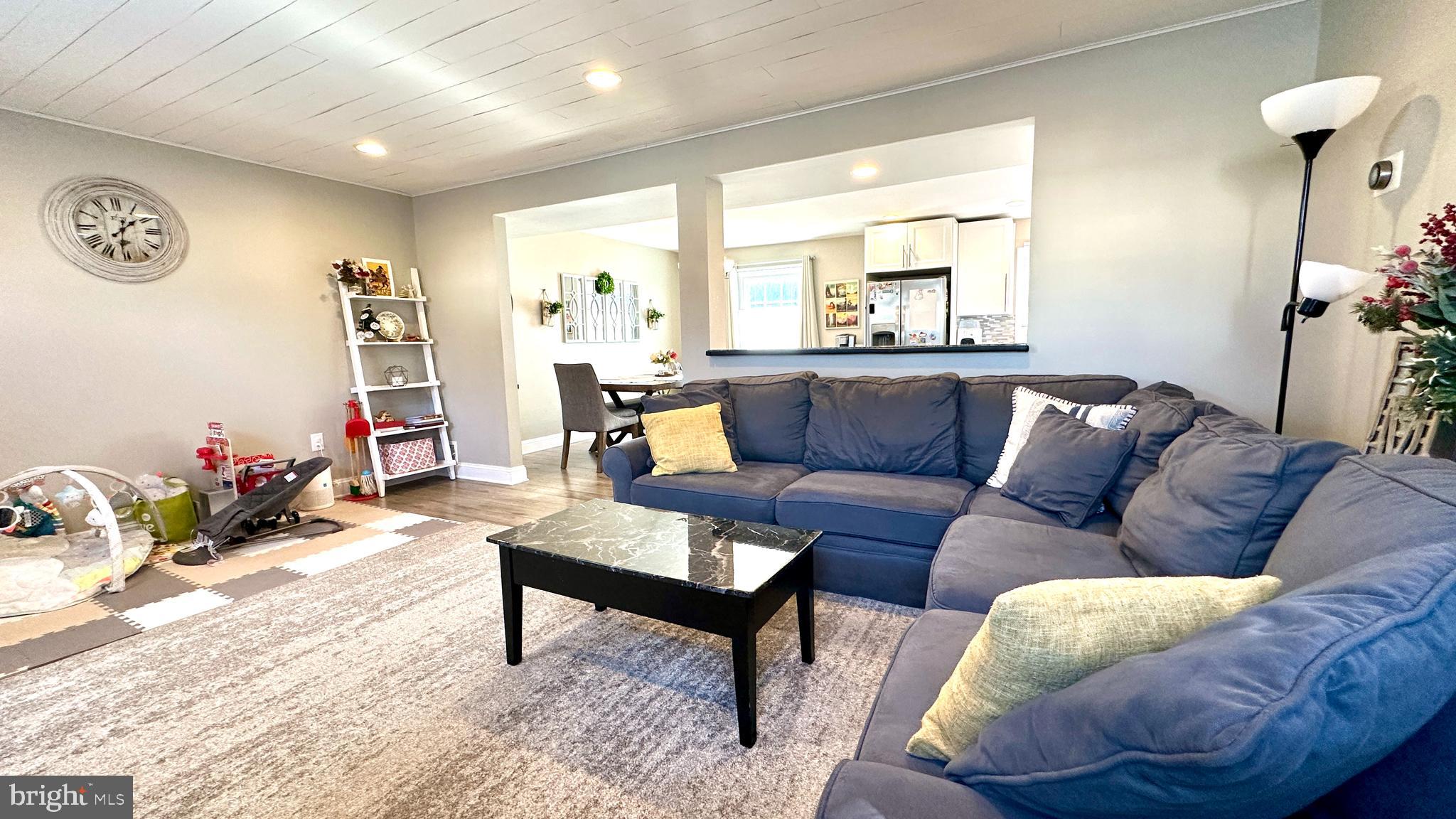 THE PROVINCES - Residential