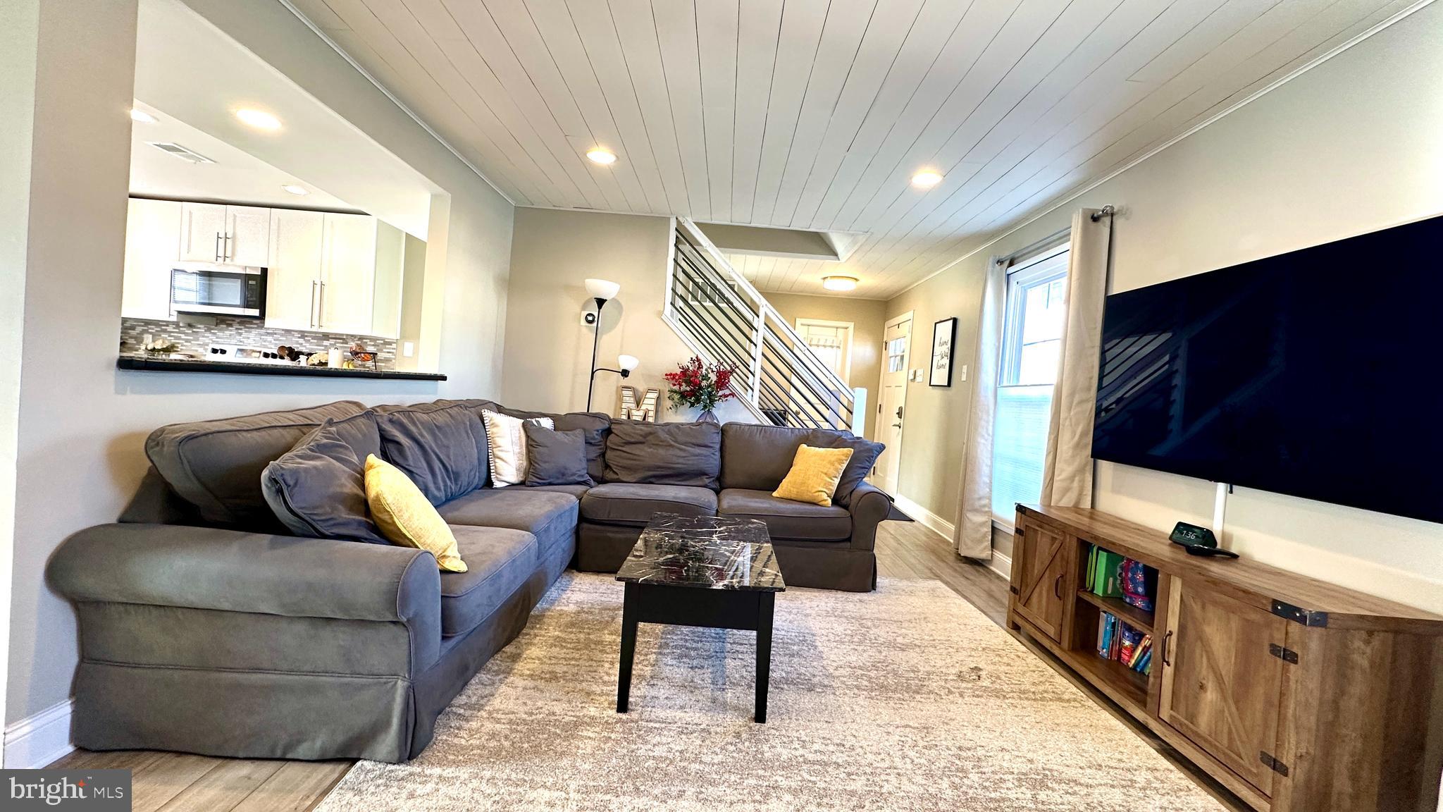 THE PROVINCES - Residential