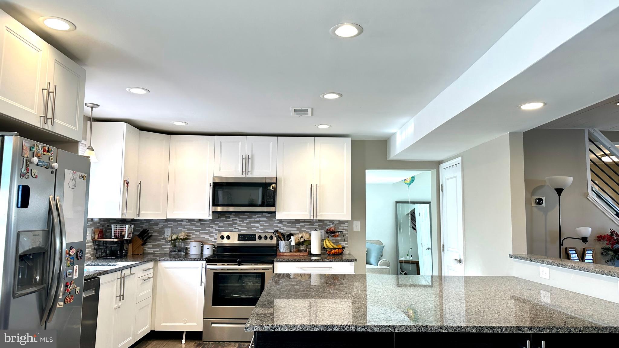 THE PROVINCES - Residential