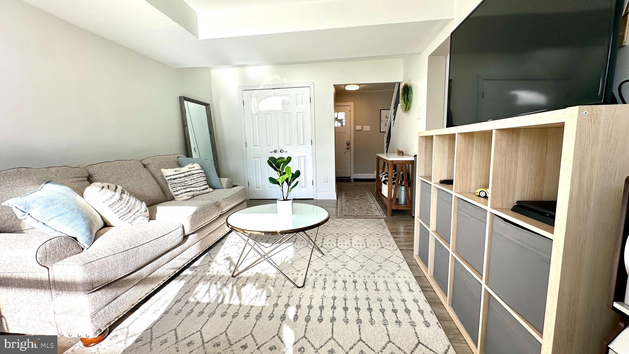 THE PROVINCES - Residential