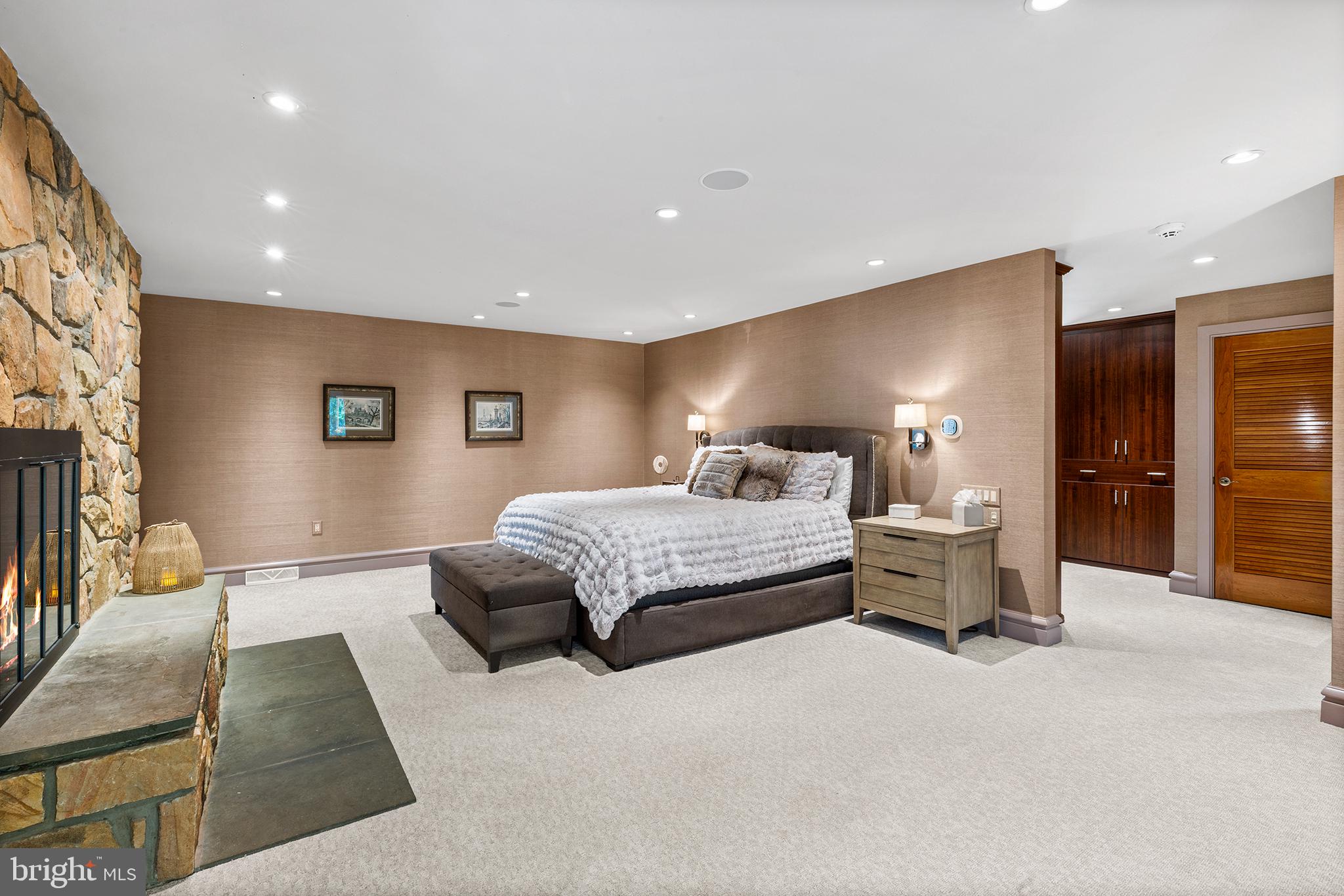 YELLOW SPRINGS EST - Residential