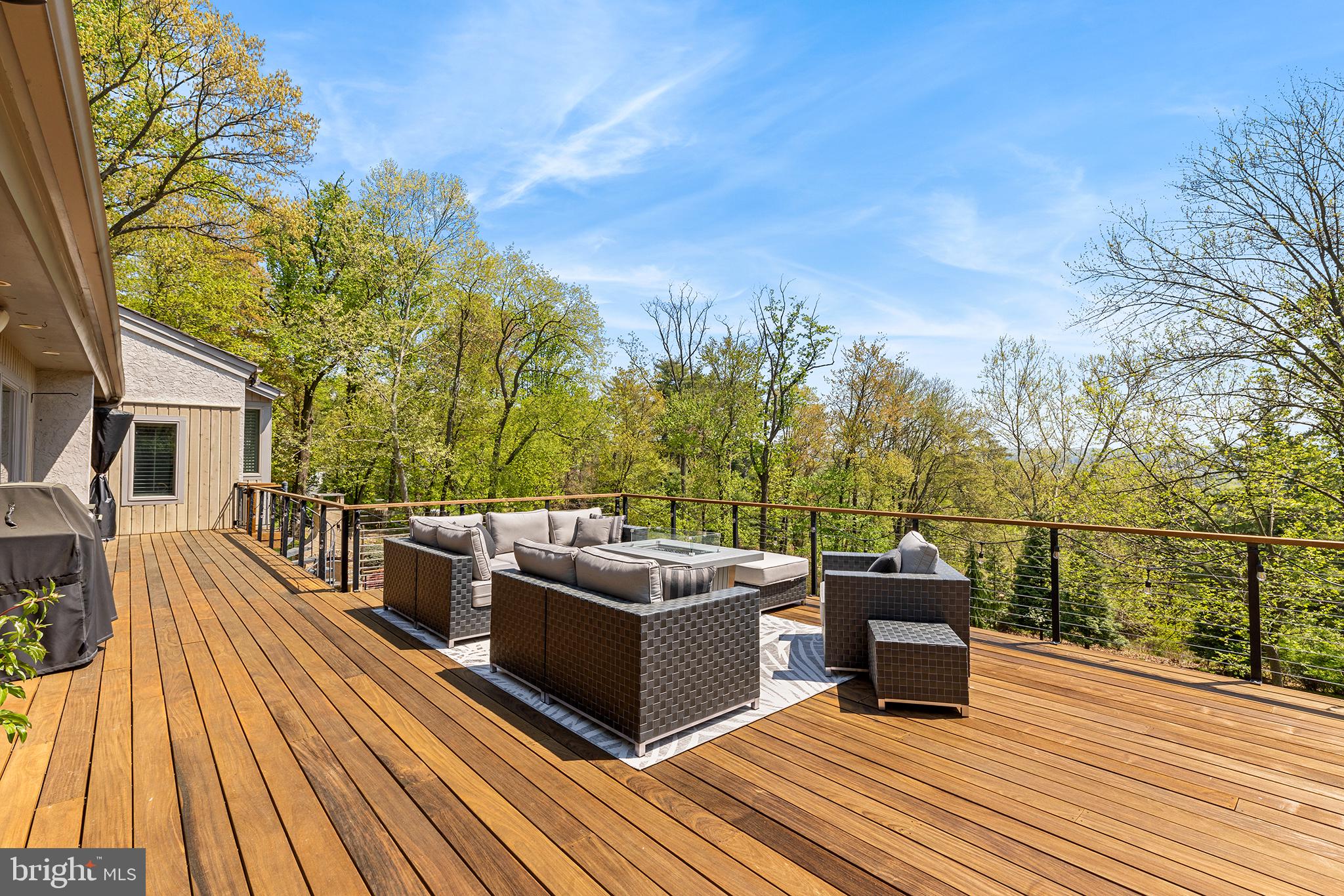 YELLOW SPRINGS EST - Residential