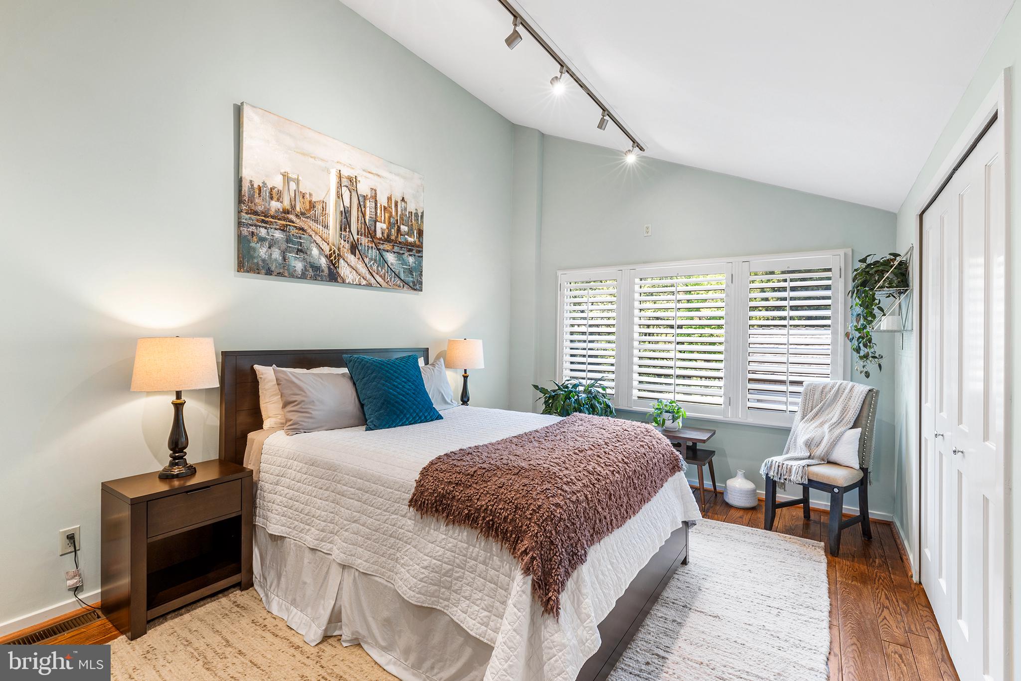 YELLOW SPRINGS EST - Residential