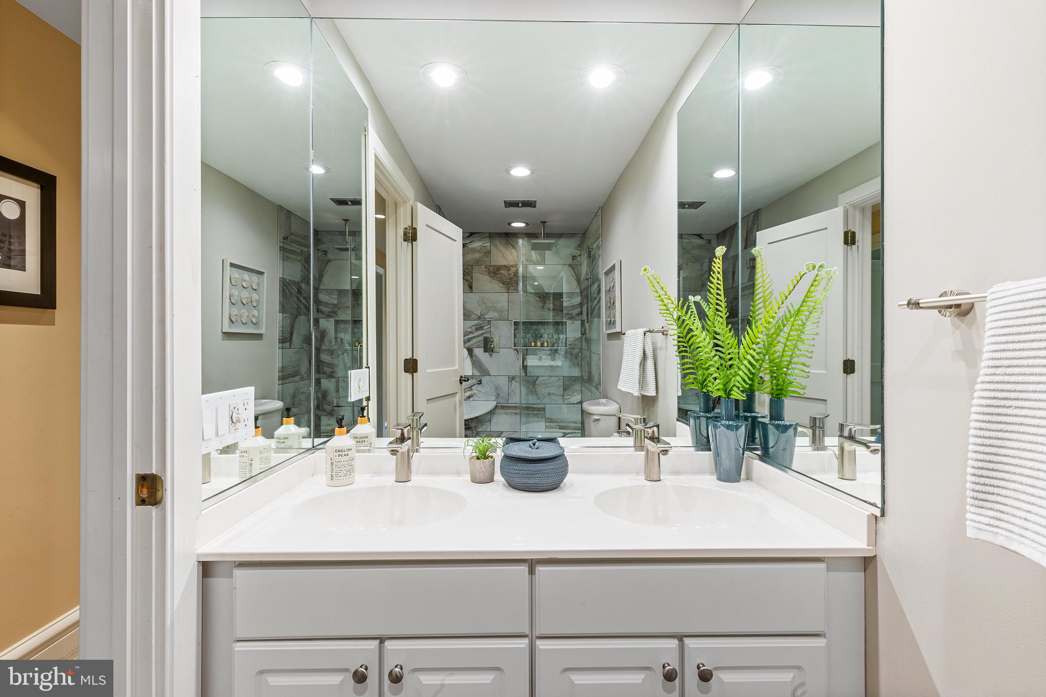 YELLOW SPRINGS EST - Residential