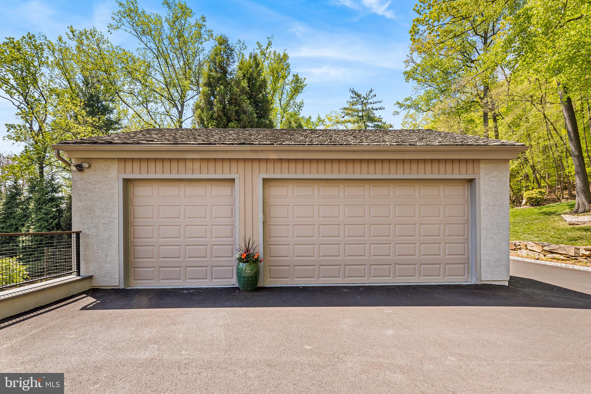 YELLOW SPRINGS EST - Residential