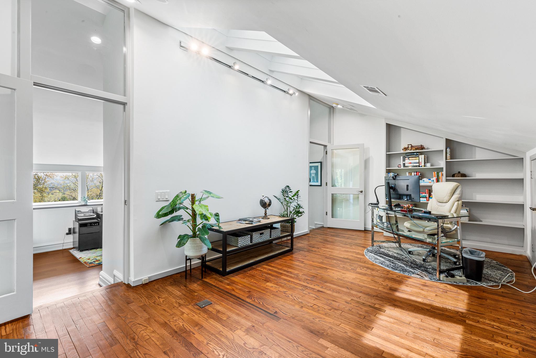 YELLOW SPRINGS EST - Residential