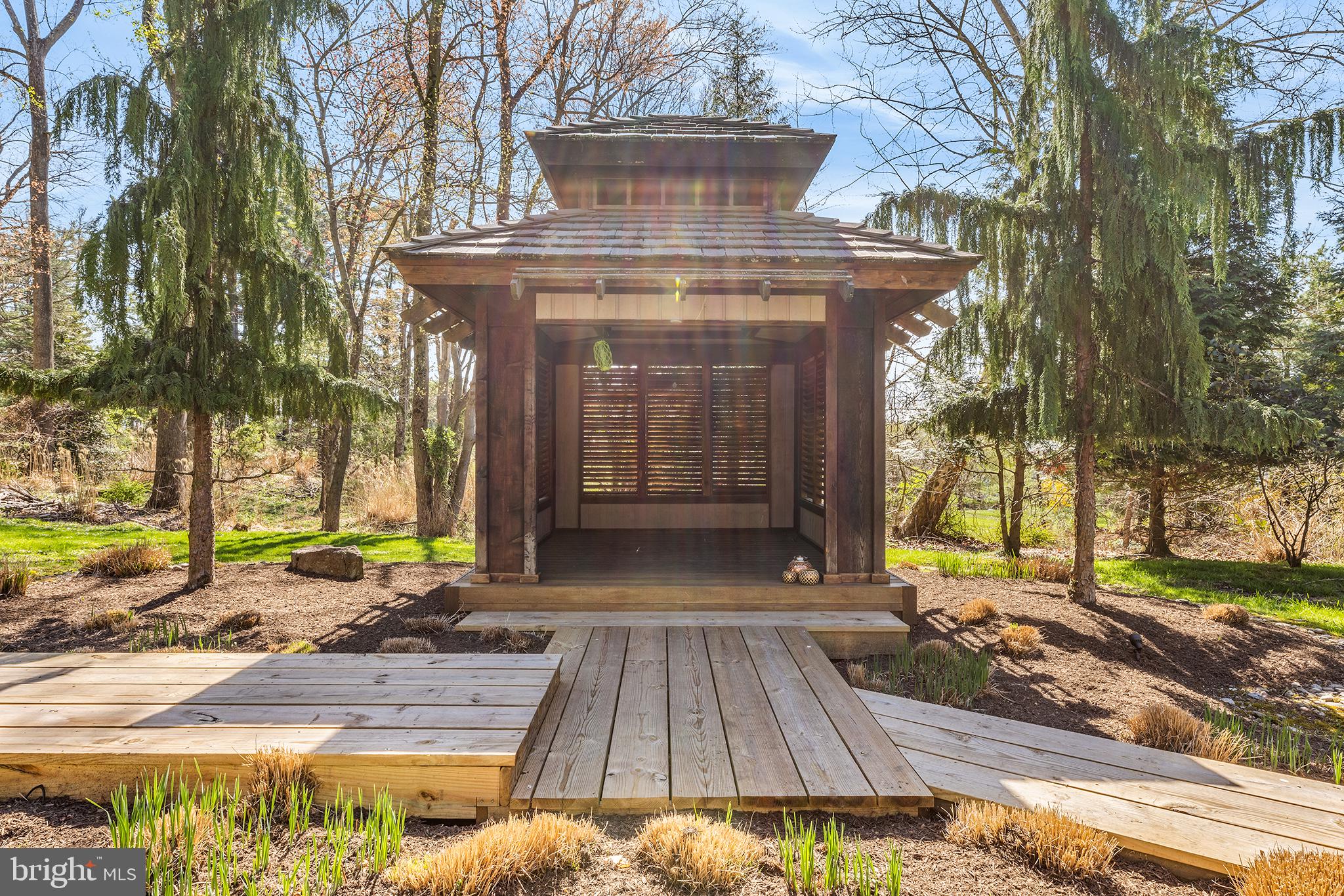 YELLOW SPRINGS EST - Residential